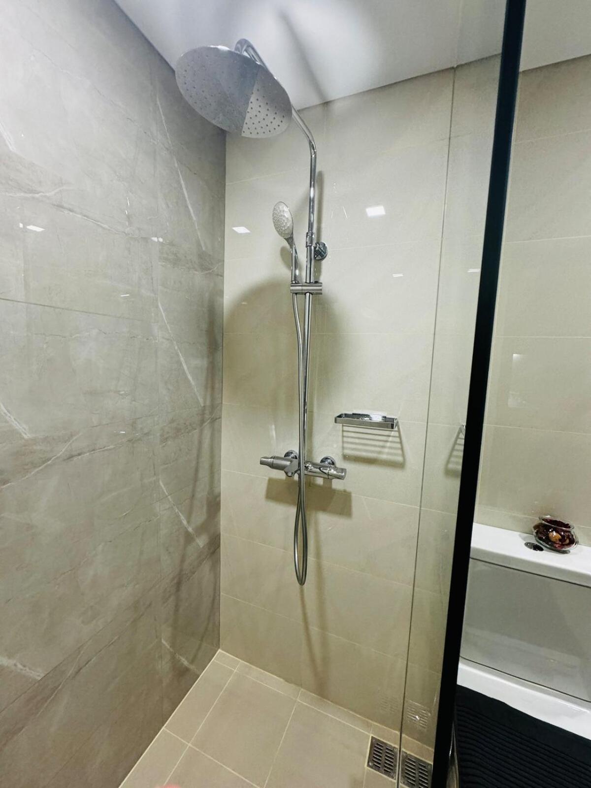 7FF Cozy 1BR Park McKinley West near BGC & Venice Mall