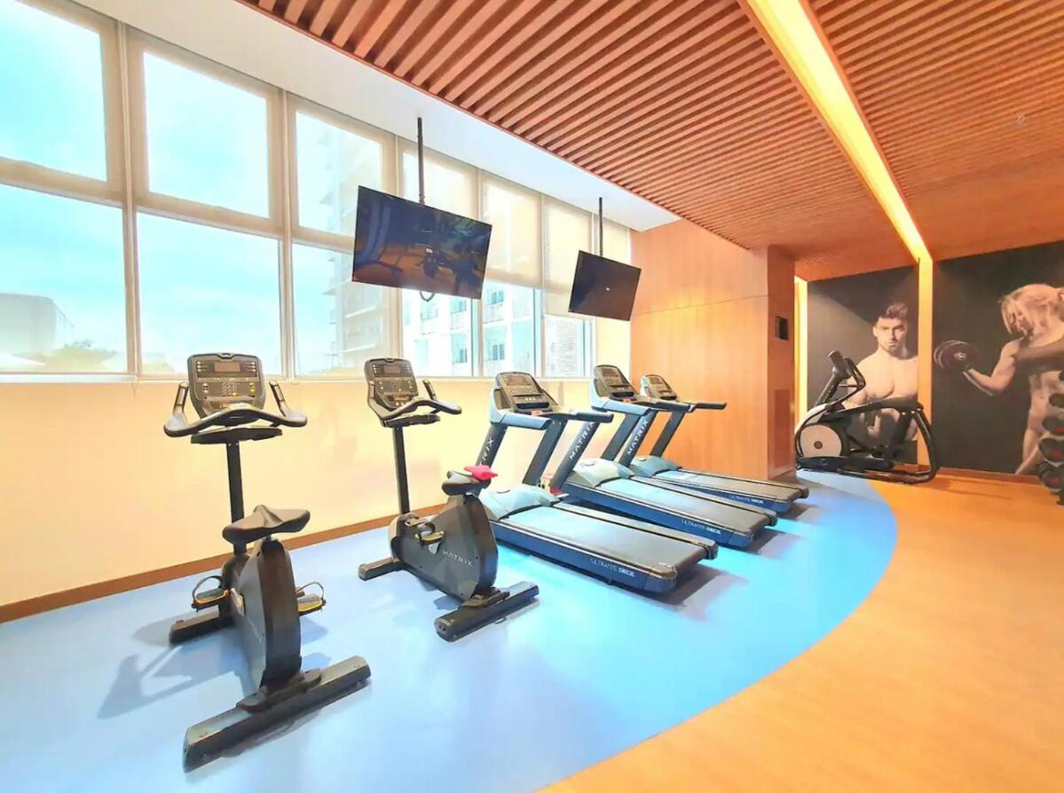7FF Cozy 1BR Park McKinley West near BGC & Venice Mall