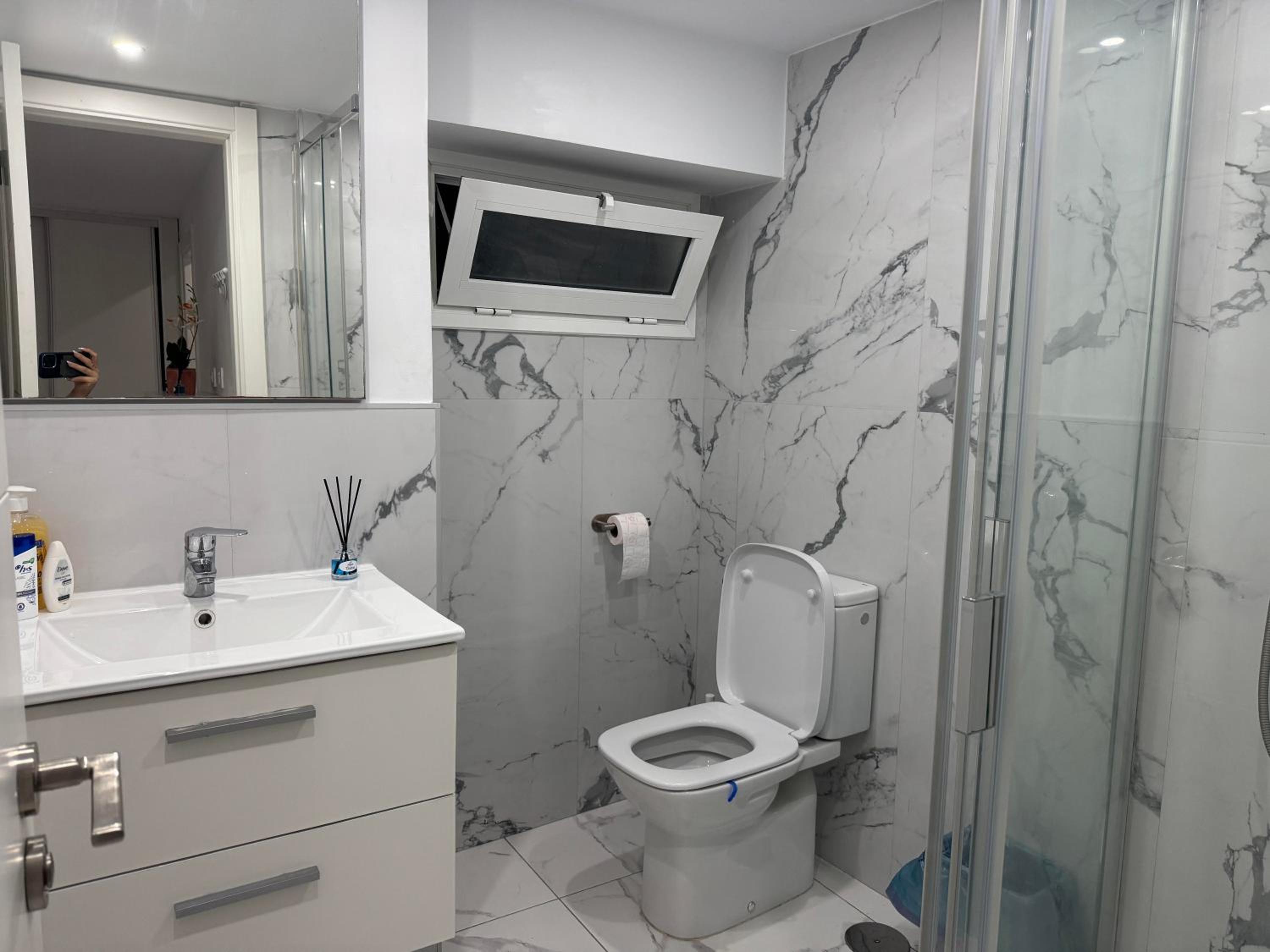 Heart of Los Cristianos Modern Apartment Close to the Sea in Tenerife