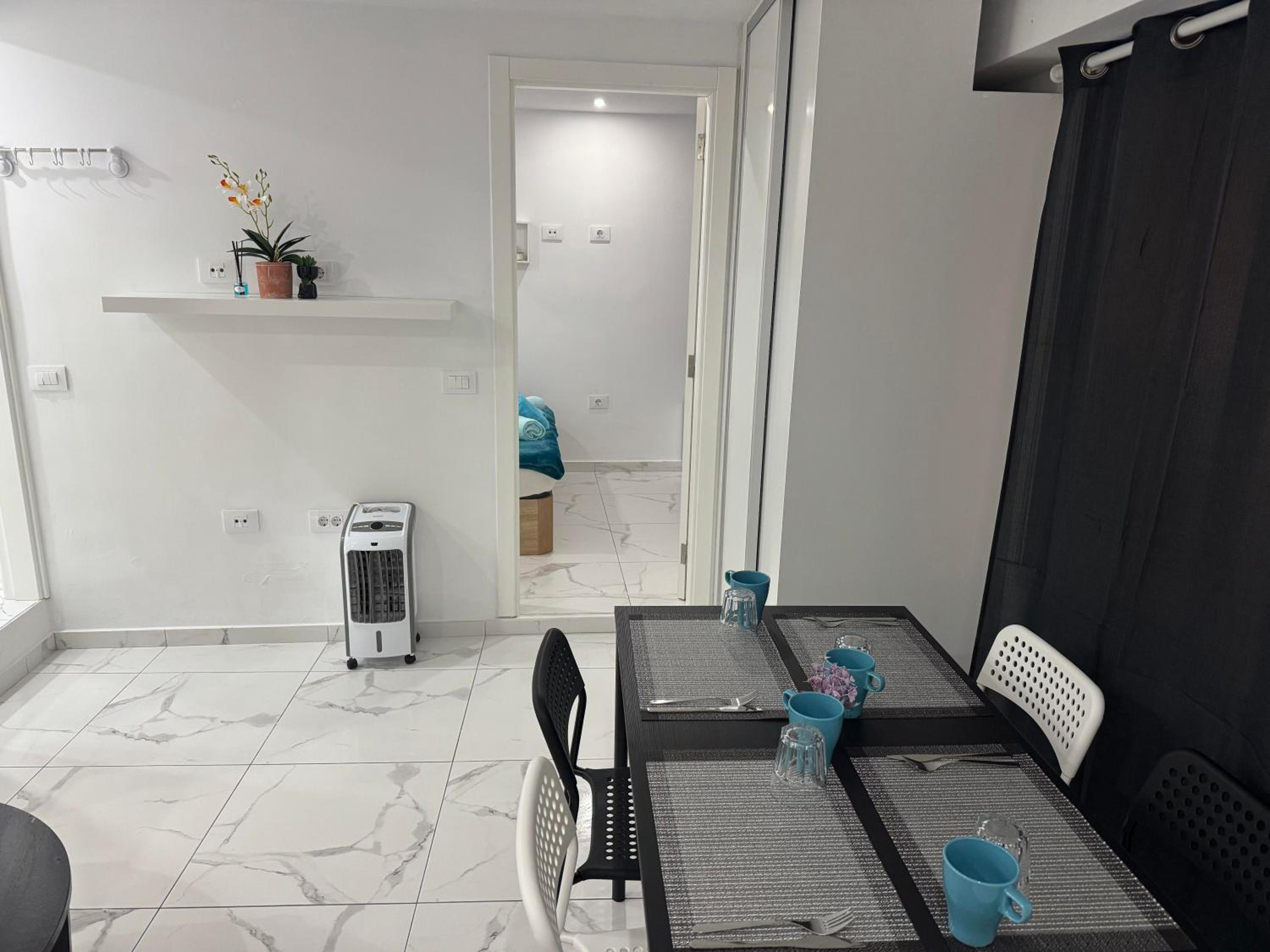 Heart of Los Cristianos Modern Apartment Close to the Sea in Tenerife
