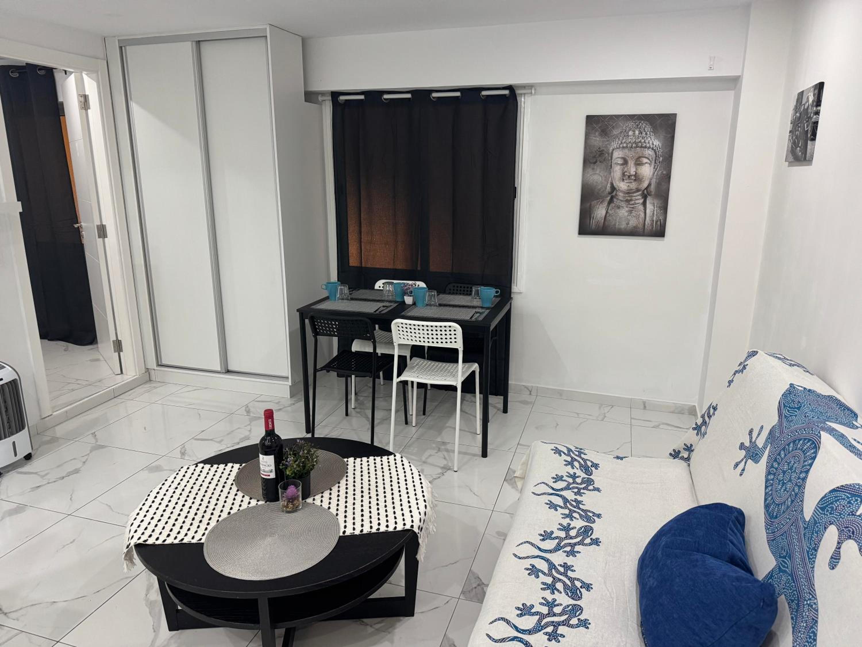 Heart of Los Cristianos Modern Apartment Close to the Sea in Tenerife