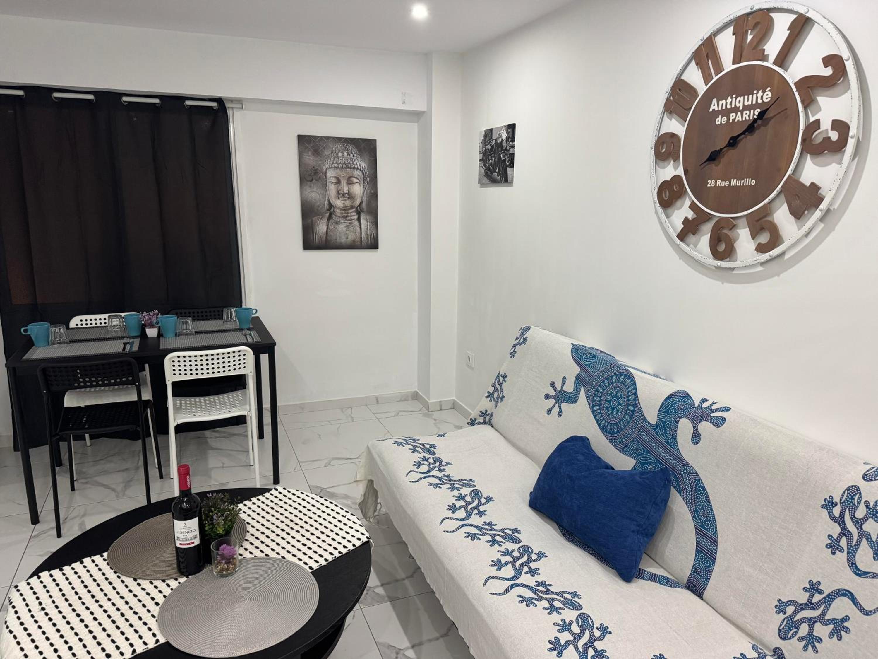 Heart of Los Cristianos Modern Apartment Close to the Sea in Tenerife