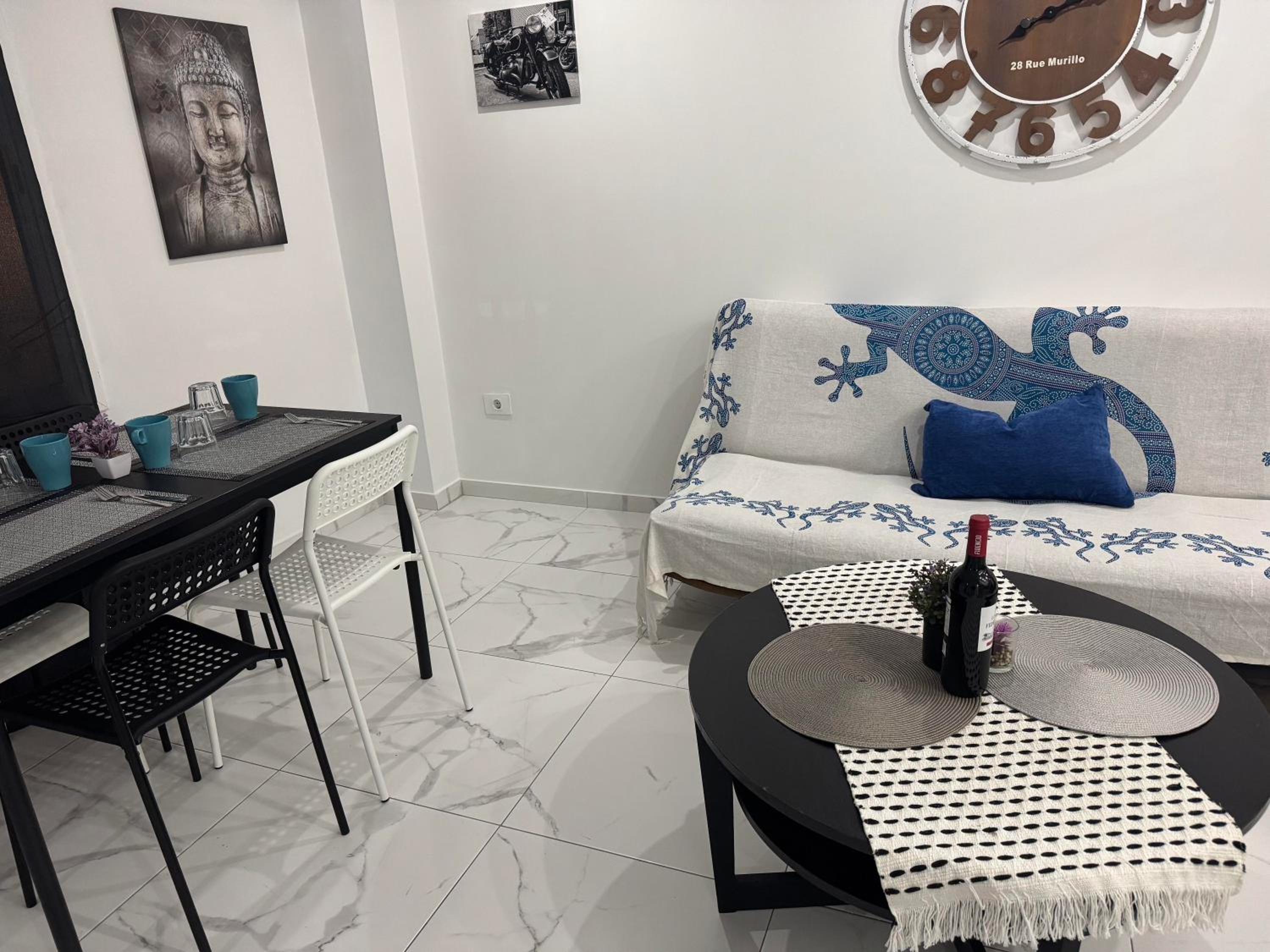 Heart of Los Cristianos Modern Apartment Close to the Sea in Tenerife