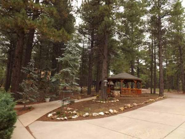 Arizona Mountain Inn & Cabins