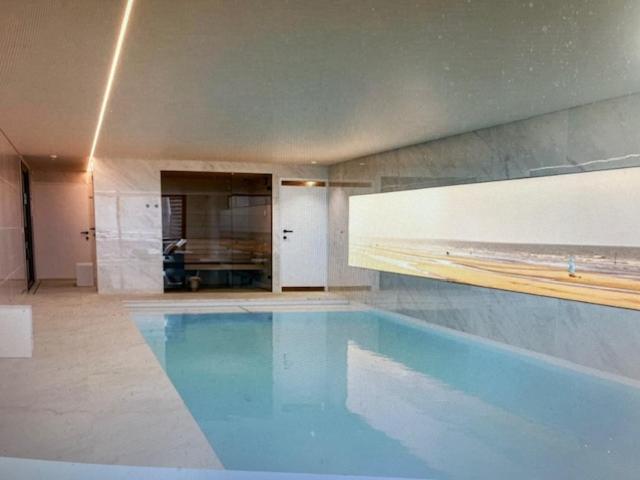 SCHRAVENHOEk met indoorzwembad en sauna