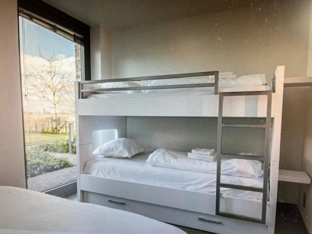 SCHRAVENHOEk met indoorzwembad en sauna