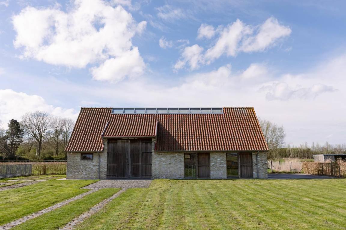 SCHRAVENHOEk met indoorzwembad en sauna