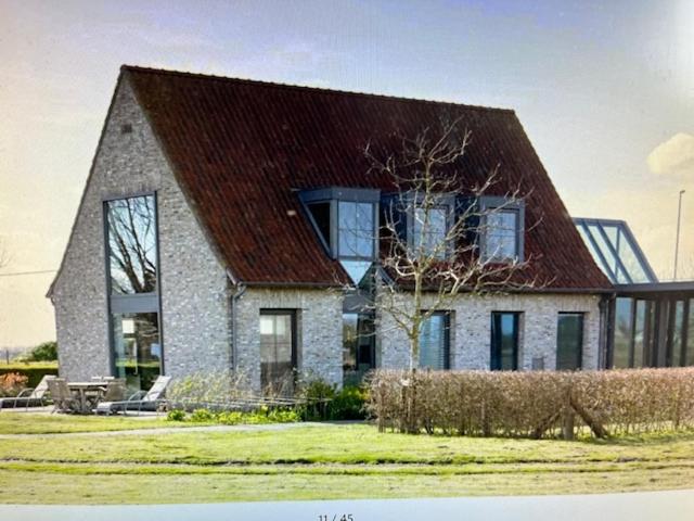 SCHRAVENHOEk met indoorzwembad en sauna