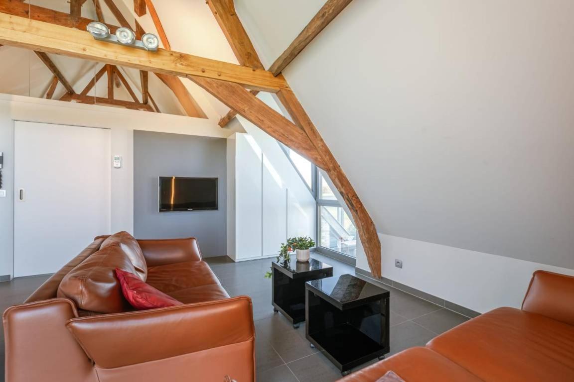 SCHRAVENHOEk met indoorzwembad en sauna