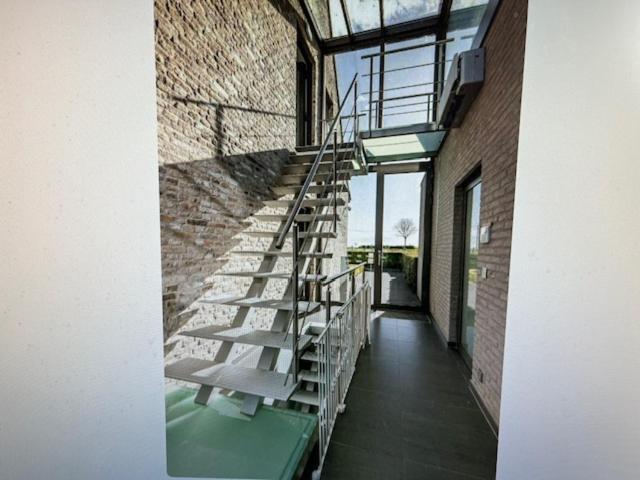 SCHRAVENHOEk met indoorzwembad en sauna