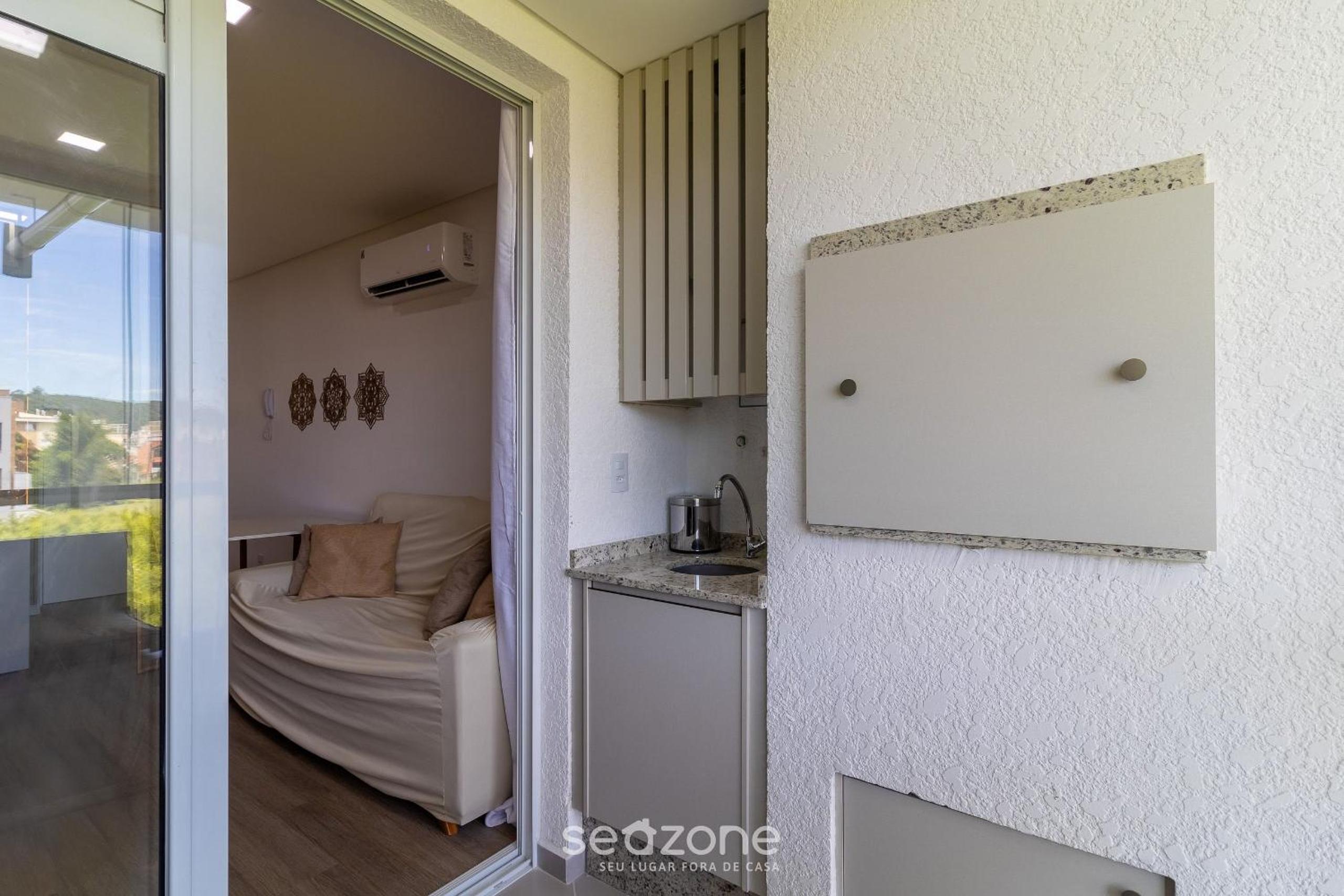 Comfort and pool near the beach - RHL0302