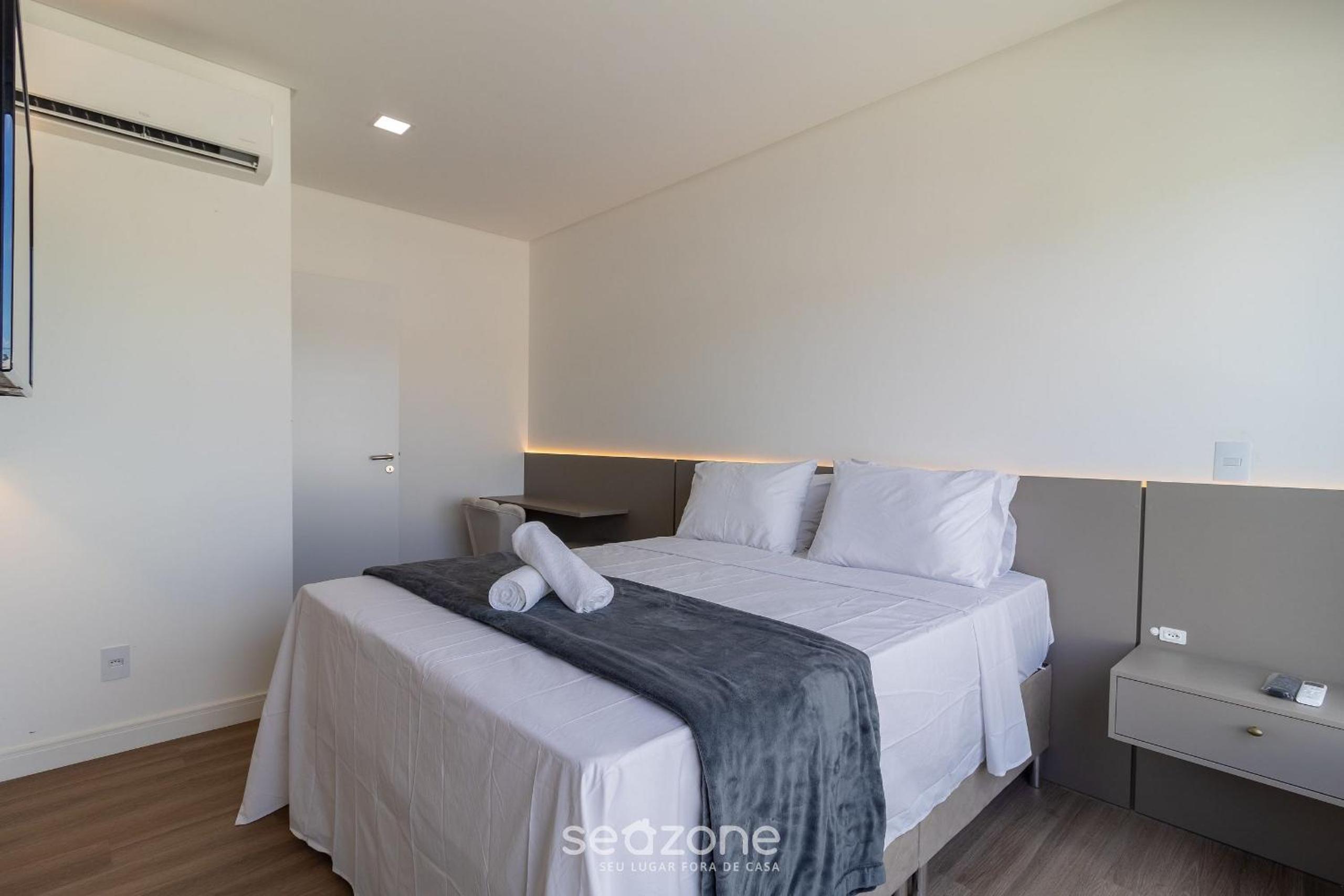 Comfort and pool near the beach - RHL0302