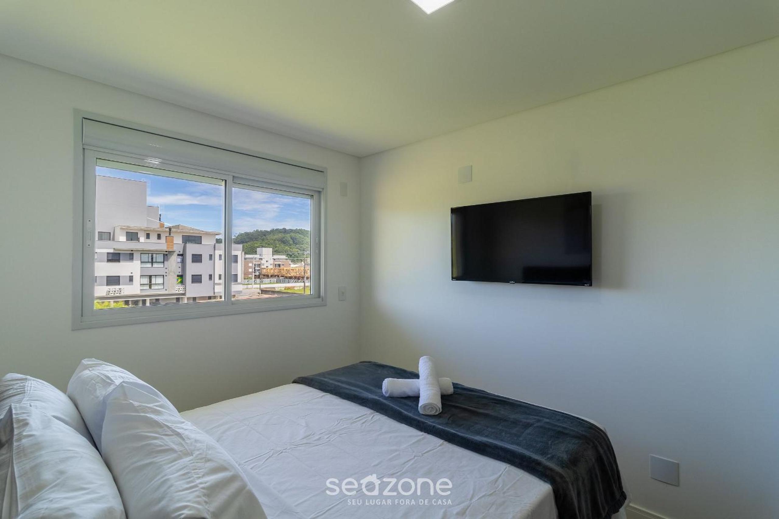 Comfort and pool near the beach - RHL0302