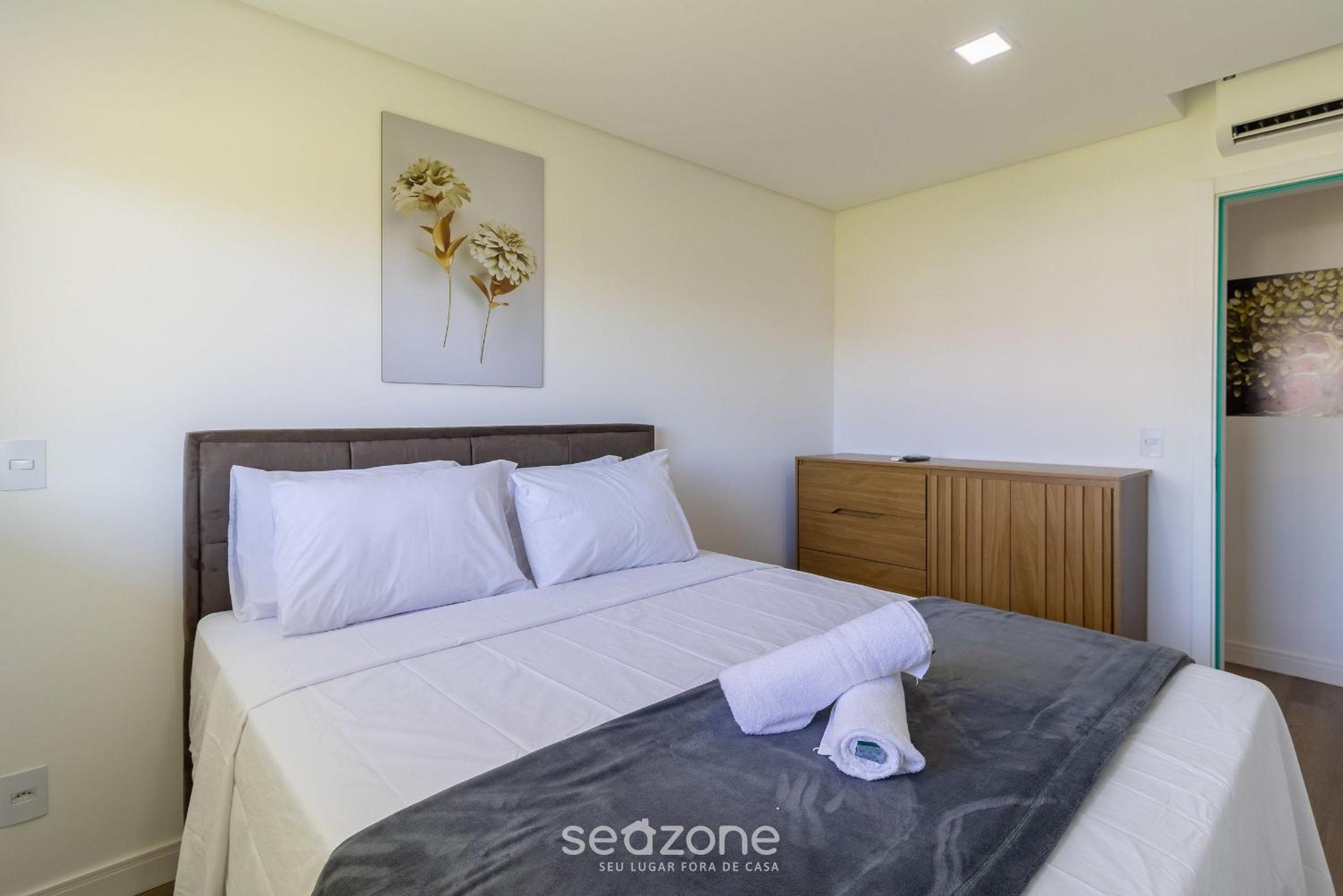 Comfort and pool near the beach - RHL0302
