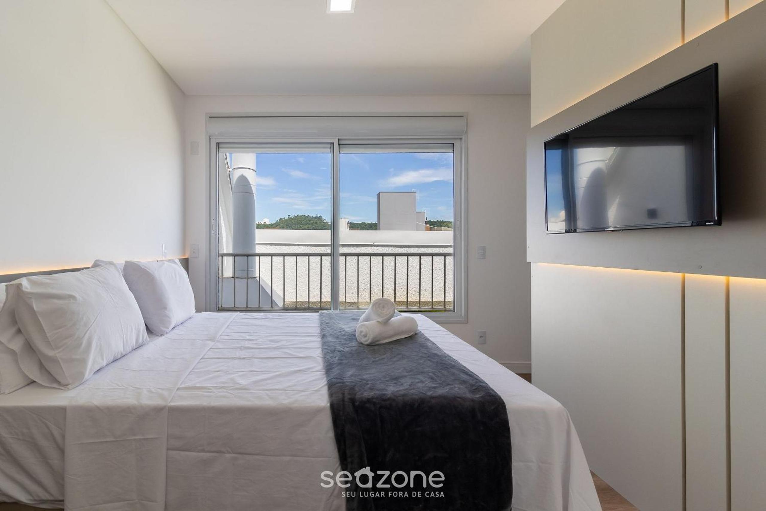 Comfort and pool near the beach - RHL0302