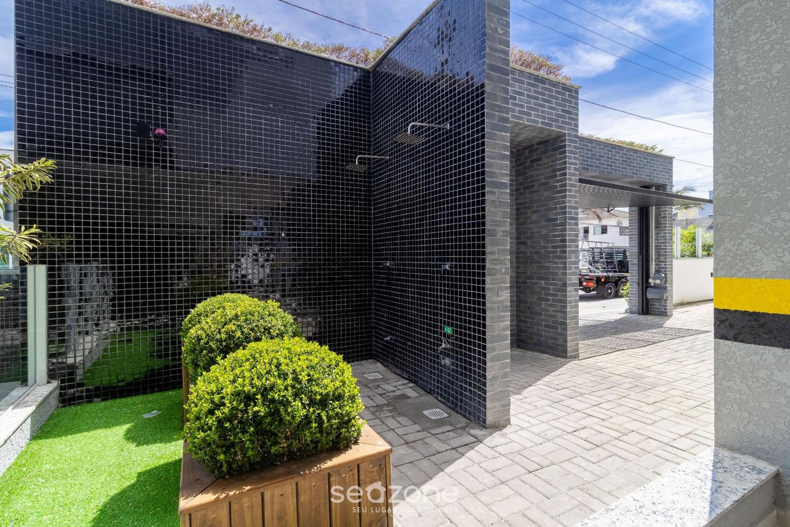 Comfort and pool near the beach - RHL0302