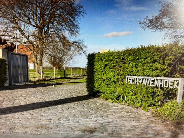 SCHRAVENHOEk met indoorzwembad en sauna
