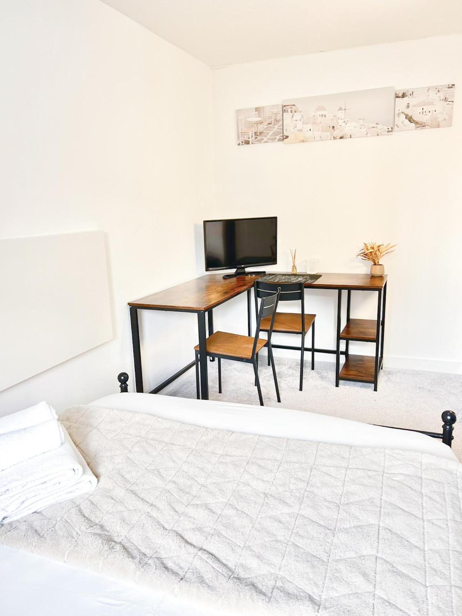 Auracasa Monarch suite