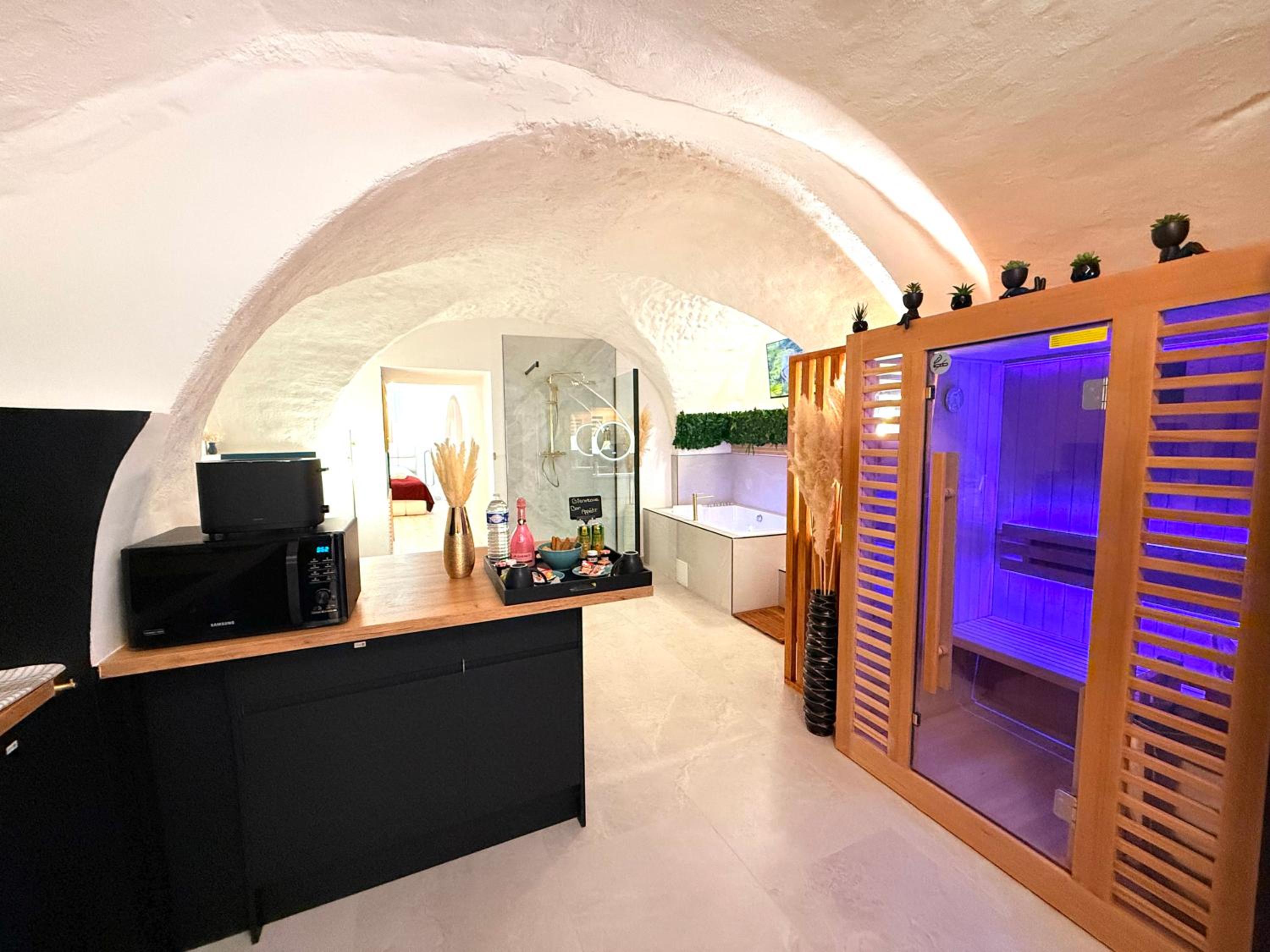 Suite Privative Spa Jacuzzi Sauna - Proche Montpellier