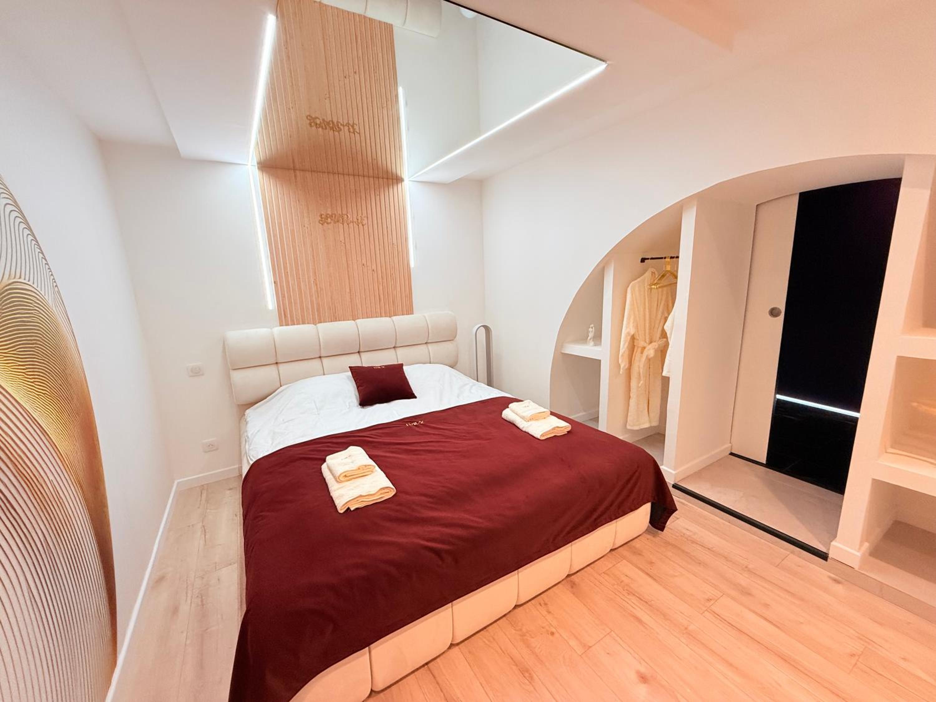 Suite Privative Spa Jacuzzi Sauna - Proche Montpellier