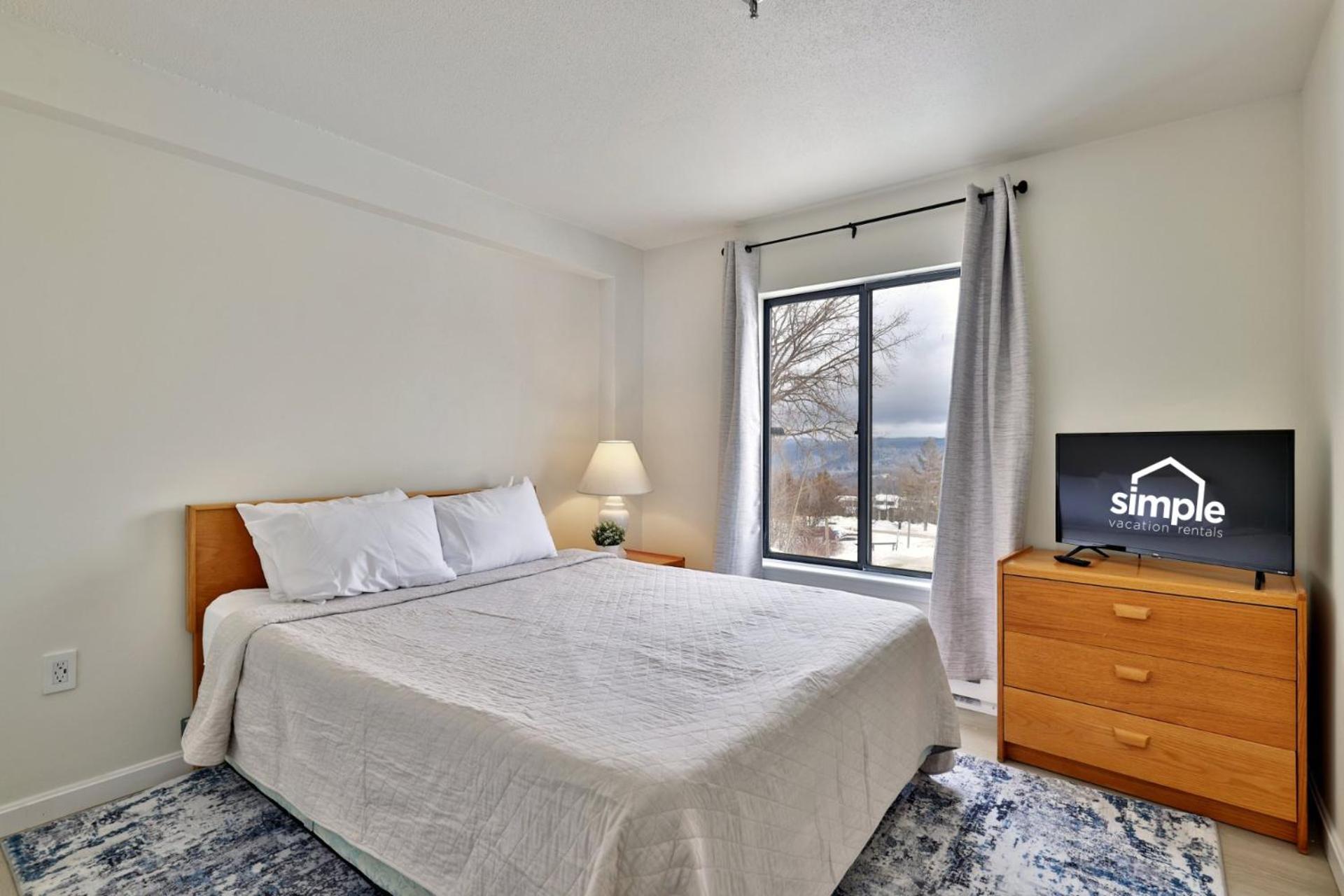 Mountain Green Resort - 2BR, 2BA Renovated Condo, Pool, Hot Tub, Shuttle, Gym, Restaurant