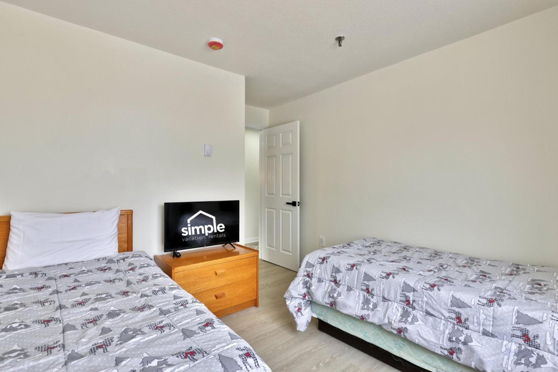 Mountain Green Resort - 2BR, 2BA Renovated Condo, Pool, Hot Tub, Shuttle, Gym, Restaurant
