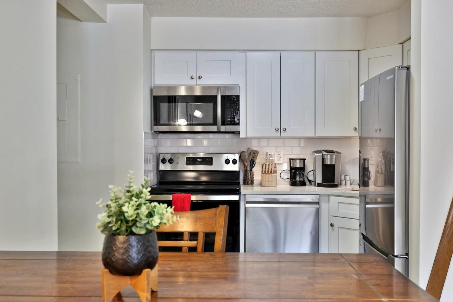 Mountain Green Resort - 2BR, 2BA Renovated Condo, Pool, Hot Tub, Shuttle, Gym, Restaurant