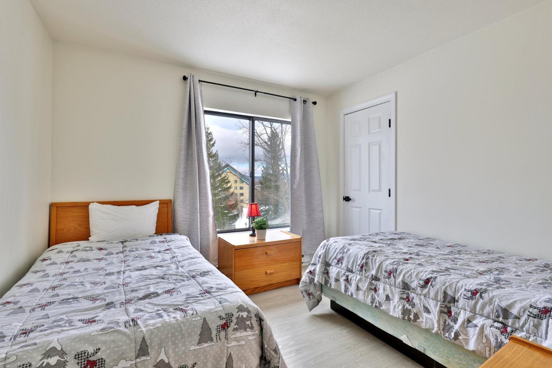 Mountain Green Resort - 2BR, 2BA Renovated Condo, Pool, Hot Tub, Shuttle, Gym, Restaurant