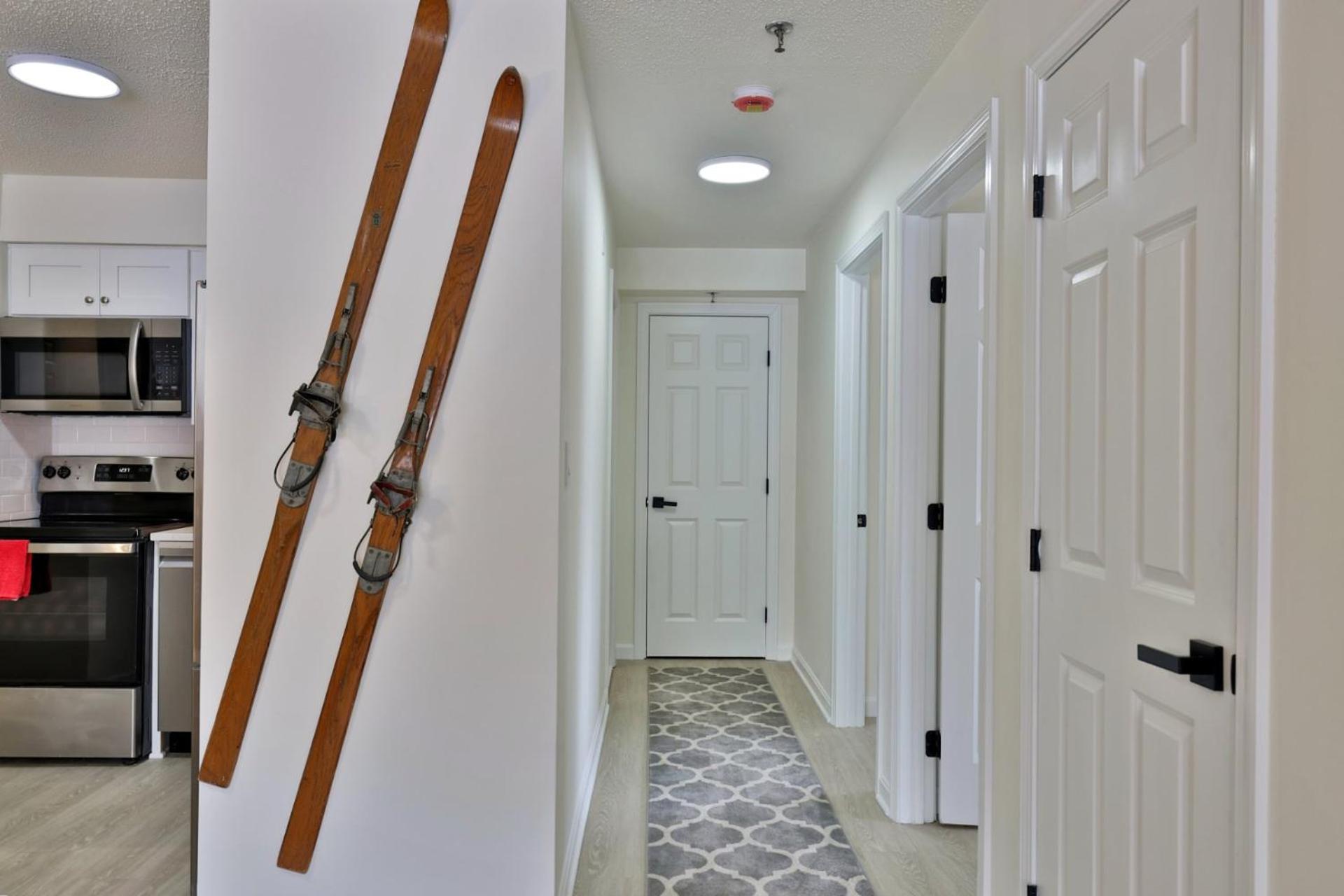 Mountain Green Resort - 2BR, 2BA Renovated Condo, Pool, Hot Tub, Shuttle, Gym, Restaurant