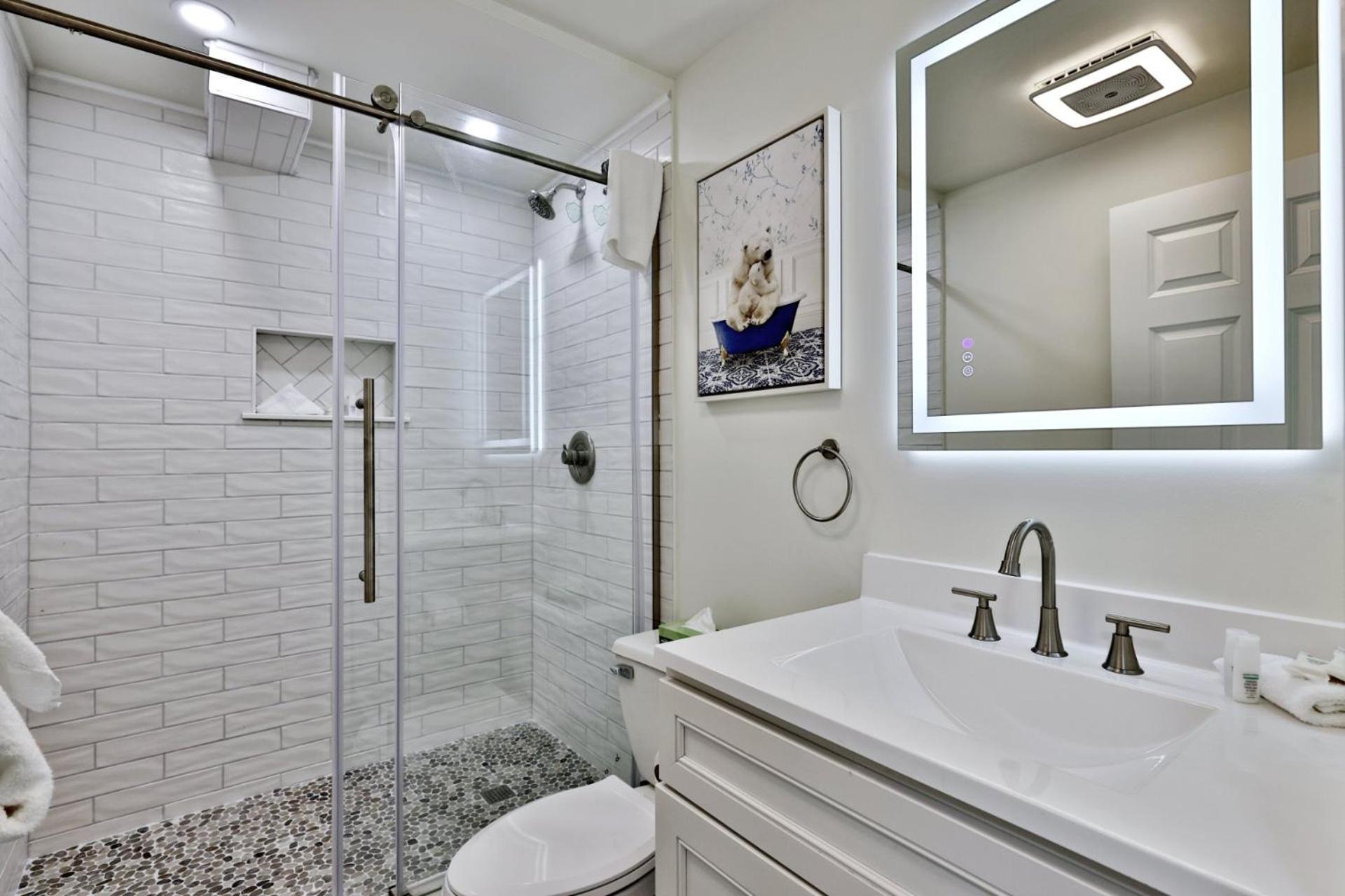 Mountain Green Resort - 2BR, 2BA Renovated Condo, Pool, Hot Tub, Shuttle, Gym, Restaurant