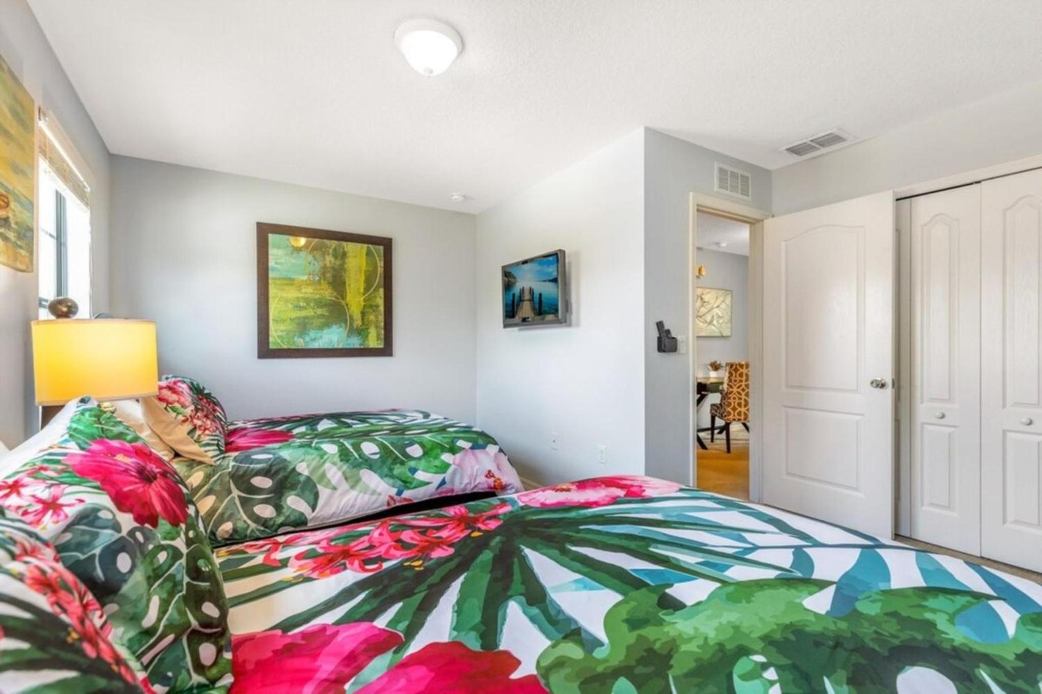 Lux Escape: Private Pool, Game Room & Near Disney