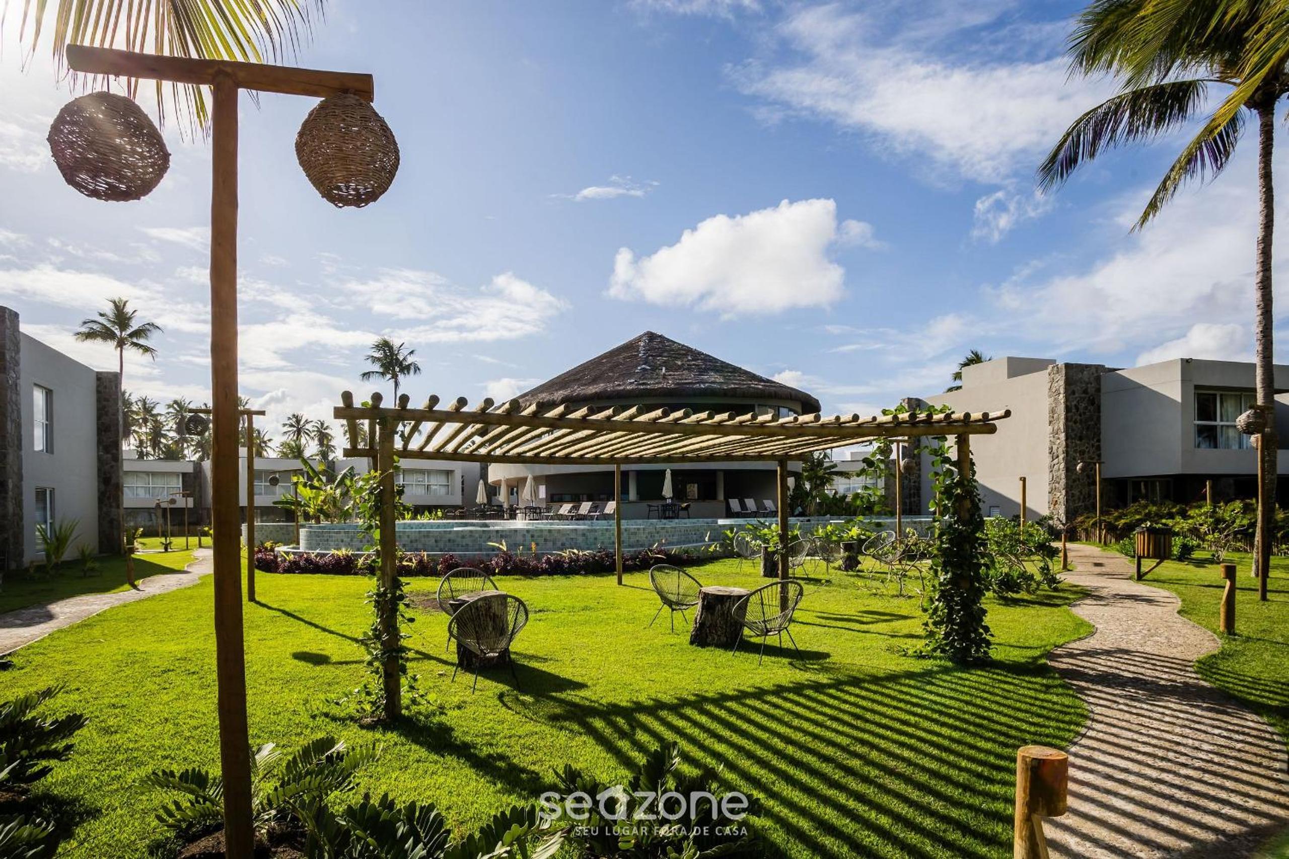 NLU - Full-featured condominium at Marceneiro Beach