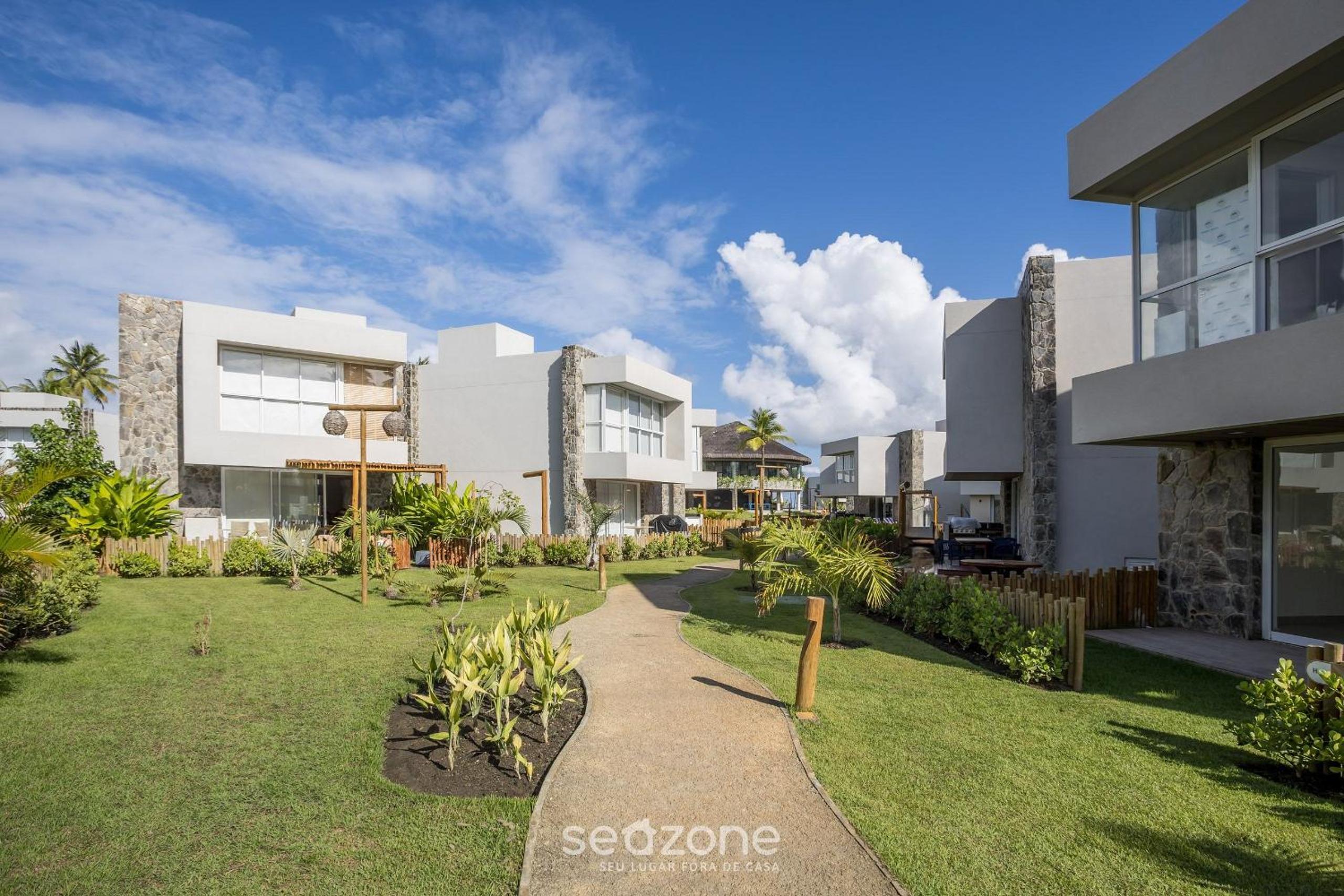 NLU - Full-featured condominium at Marceneiro Beach