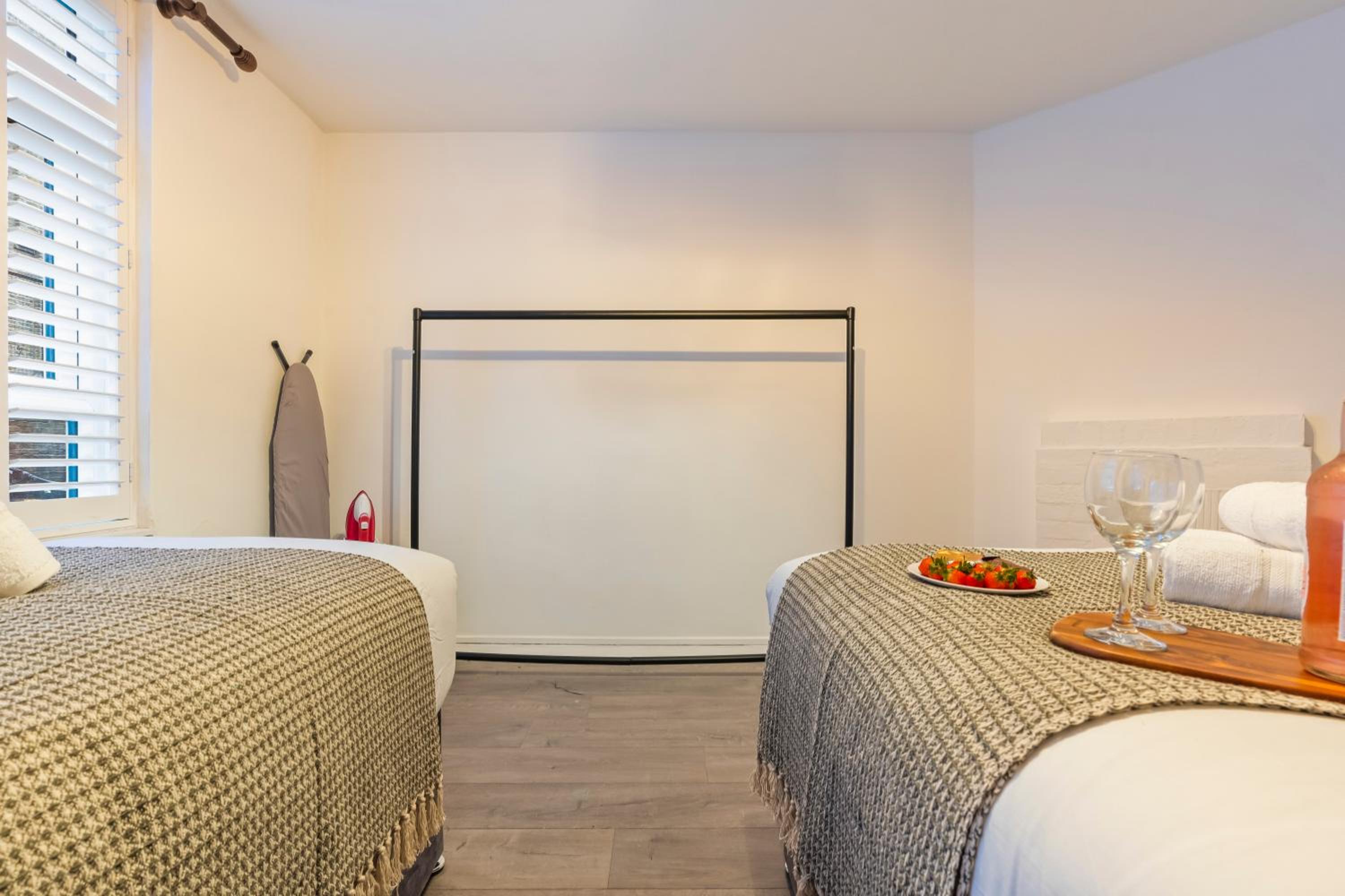 Stylish 2Bed Apartment Fulham, Wifi, Parking