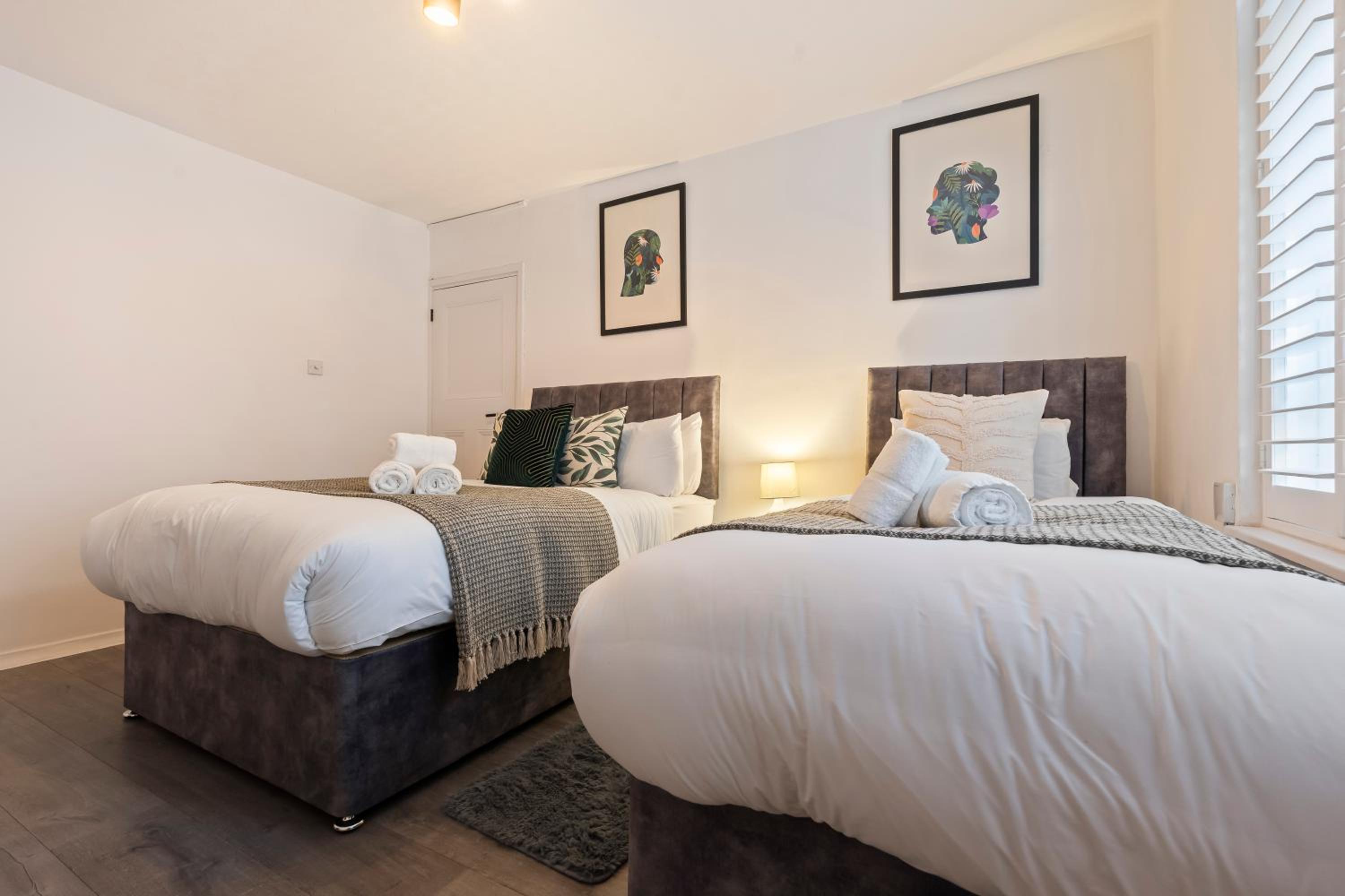 Stylish 2Bed Apartment Fulham, Wifi, Parking