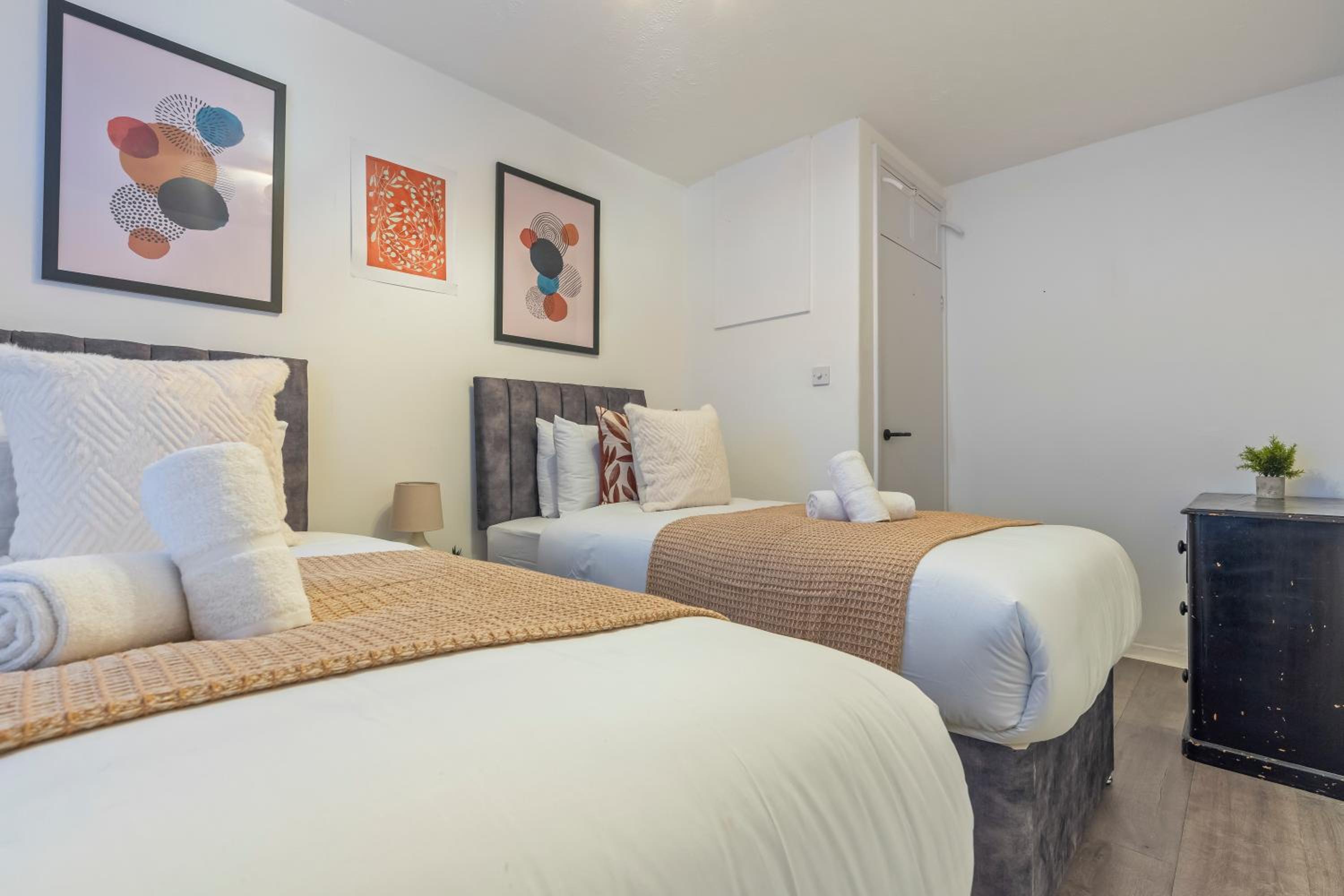 Stylish 2Bed Apartment Fulham, Wifi, Parking