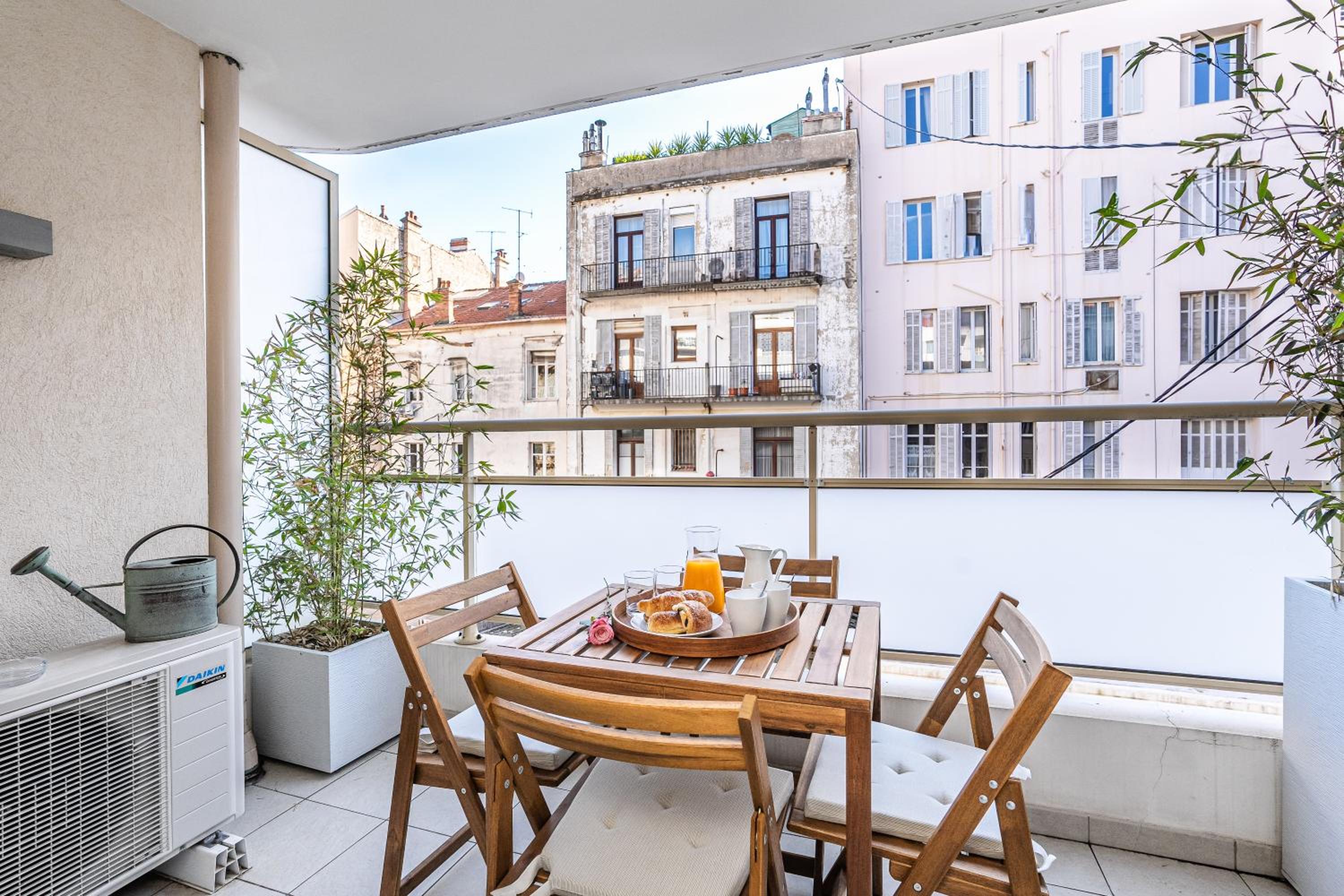 Le Stelia T2 6min gare, 8 min palais et plages, Parking privé