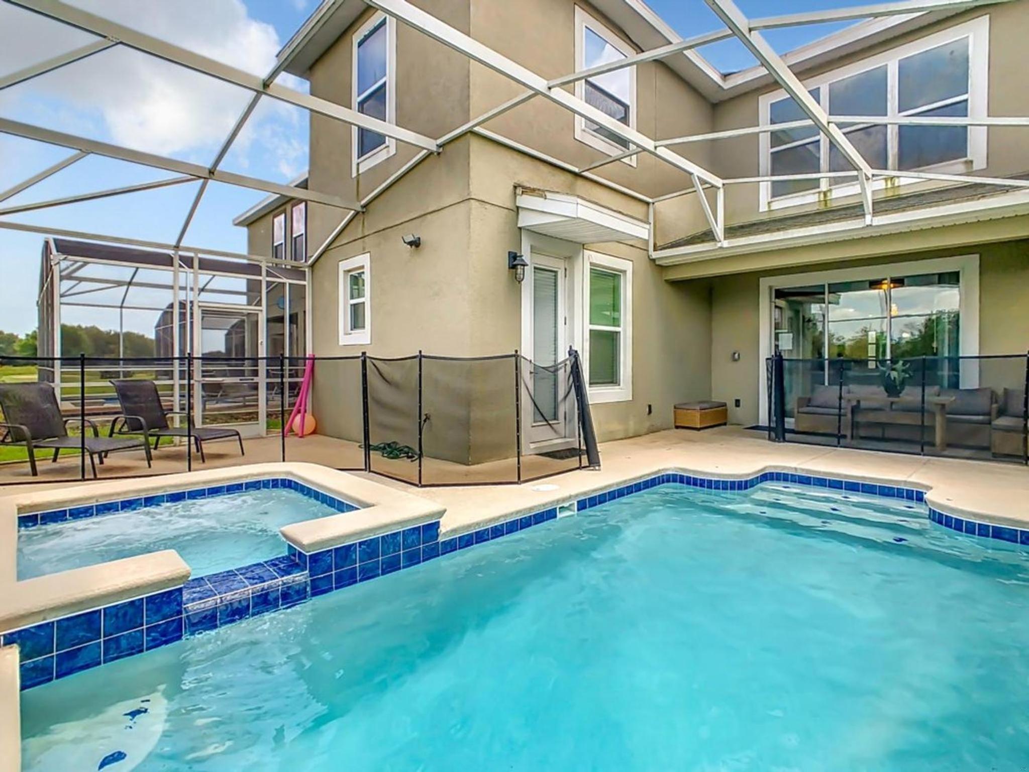 Luxury 5BR Near Disney | Pool & Golf Retreat