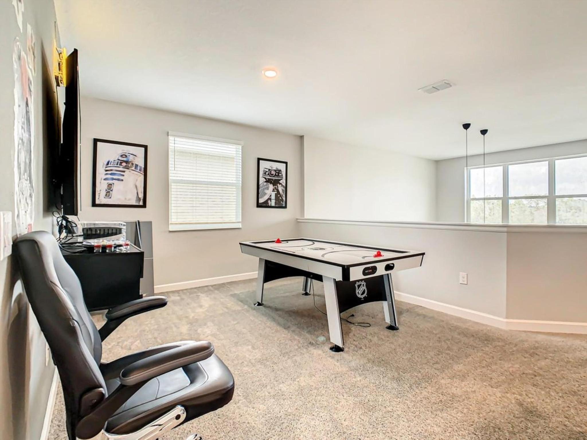 Luxury 5BR Near Disney | Pool & Golf Retreat