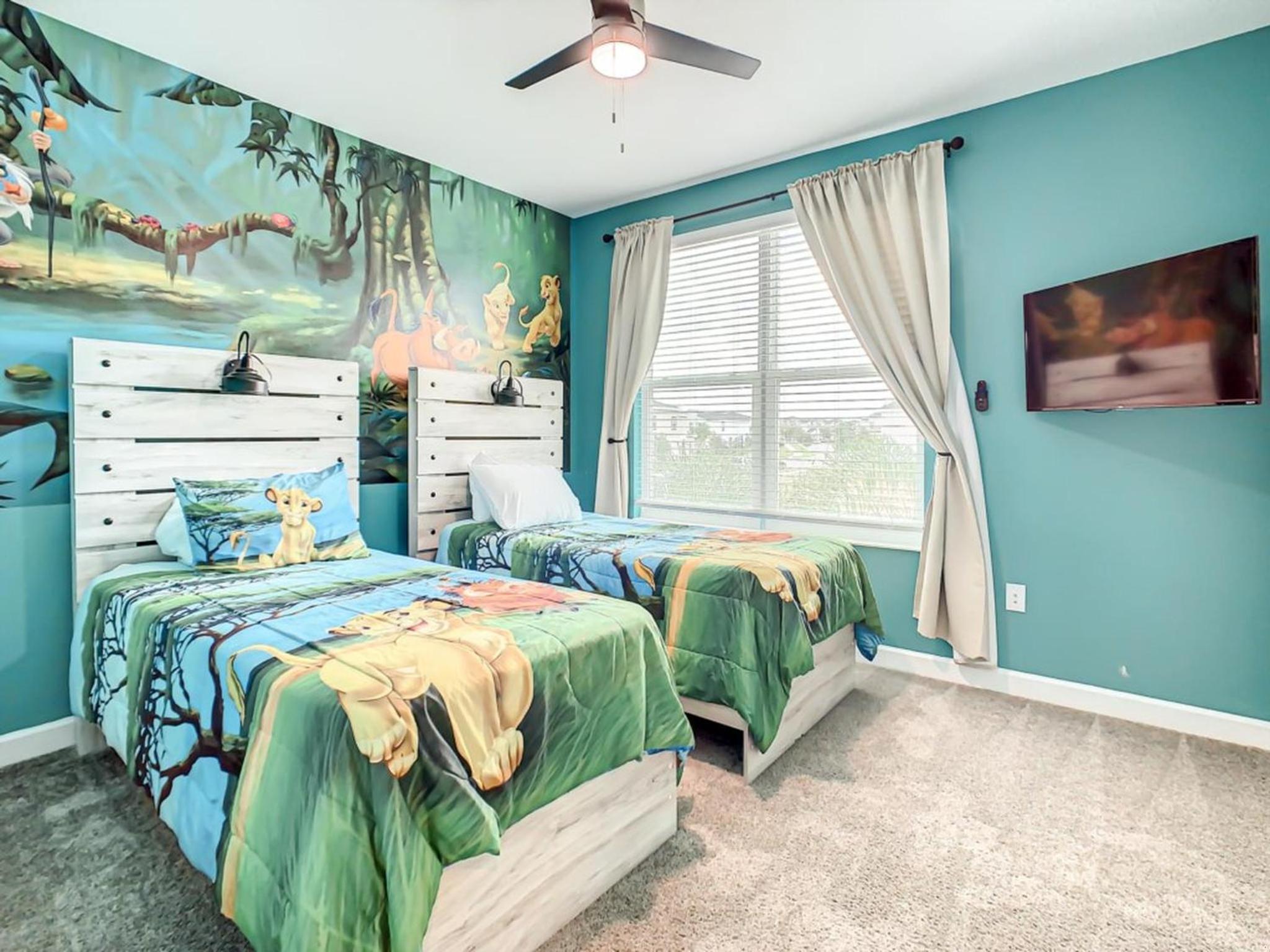 Luxury 5BR Near Disney | Pool & Golf Retreat