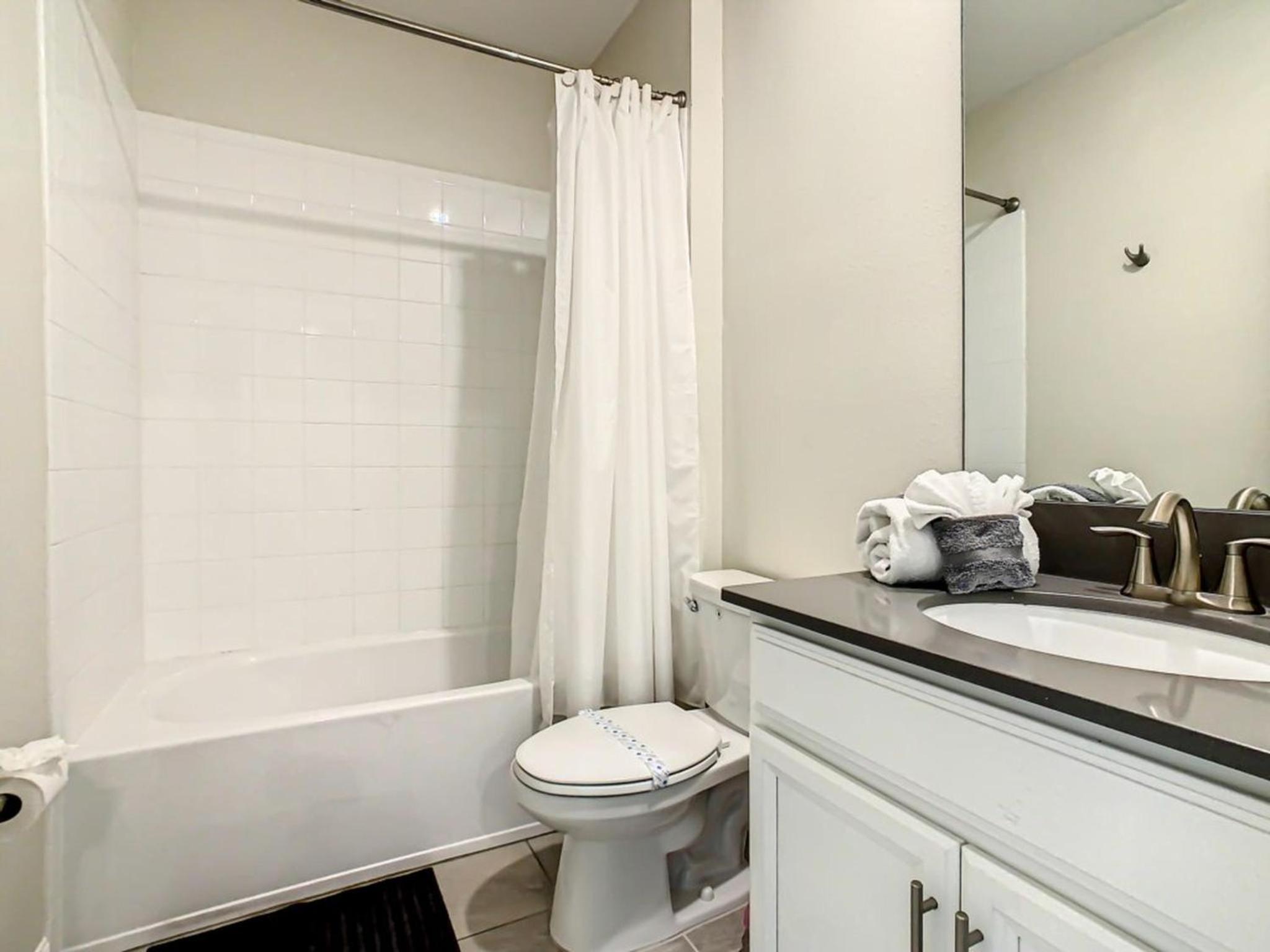 Luxury 5BR Near Disney | Pool & Golf Retreat