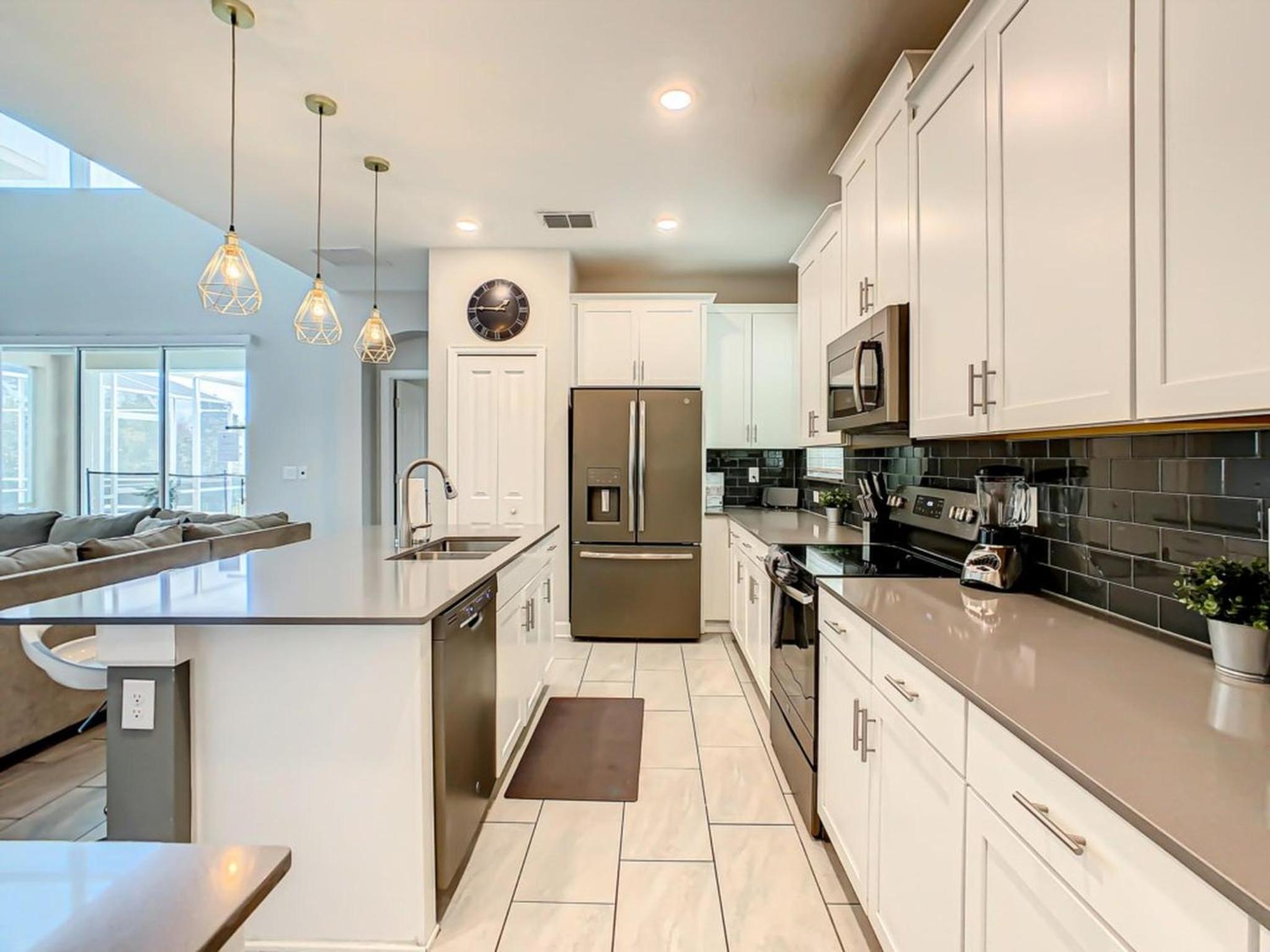 Luxury 5BR Near Disney | Pool & Golf Retreat