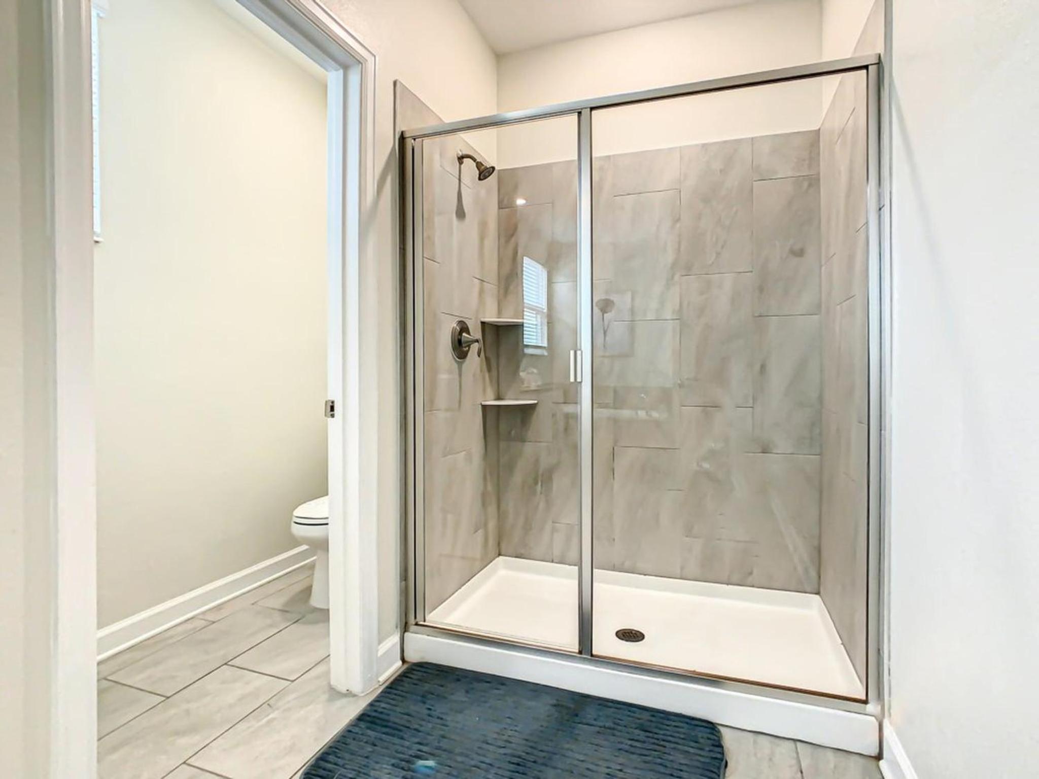Luxury 5BR Near Disney | Pool & Golf Retreat