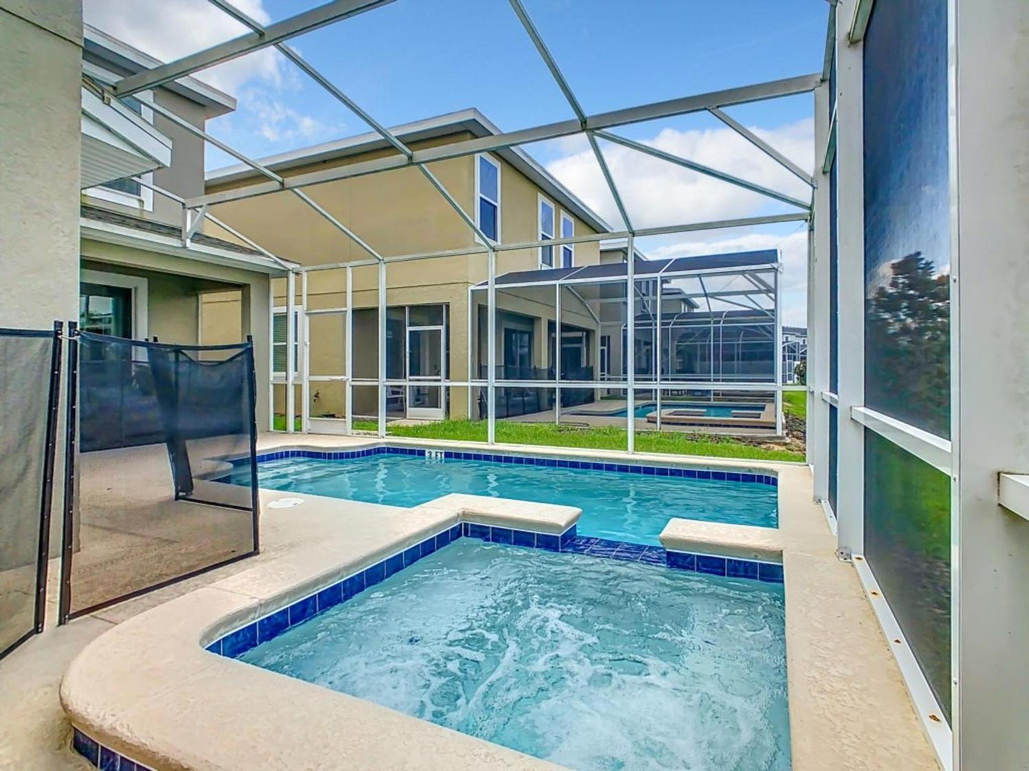 Luxury 5BR Near Disney | Pool & Golf Retreat