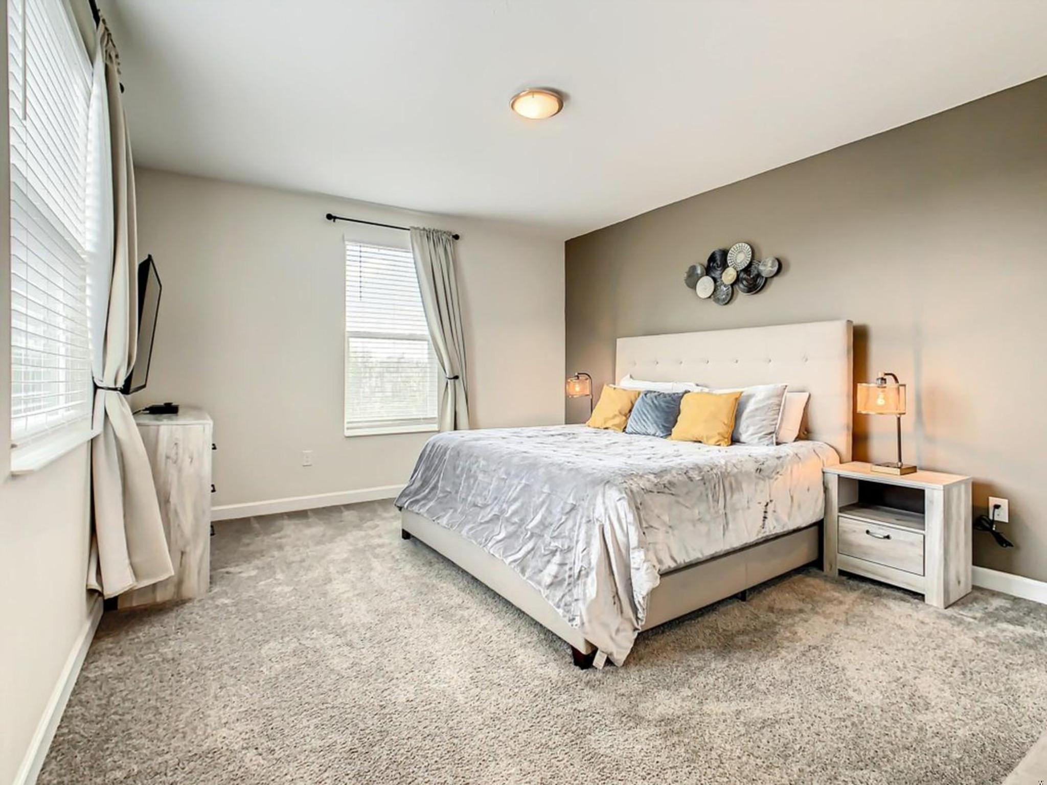 Luxury 5BR Near Disney | Pool & Golf Retreat