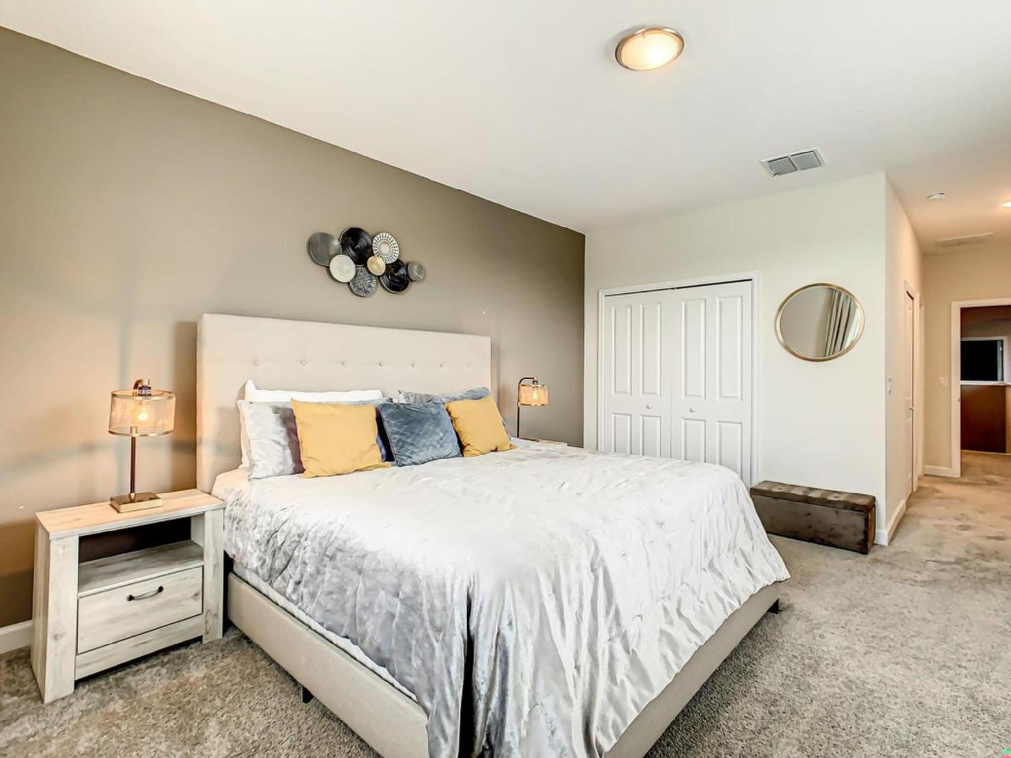 Luxury 5BR Near Disney | Pool & Golf Retreat