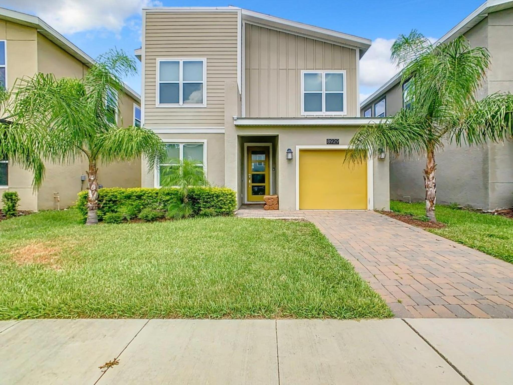 Luxury 5BR Near Disney | Pool & Golf Retreat