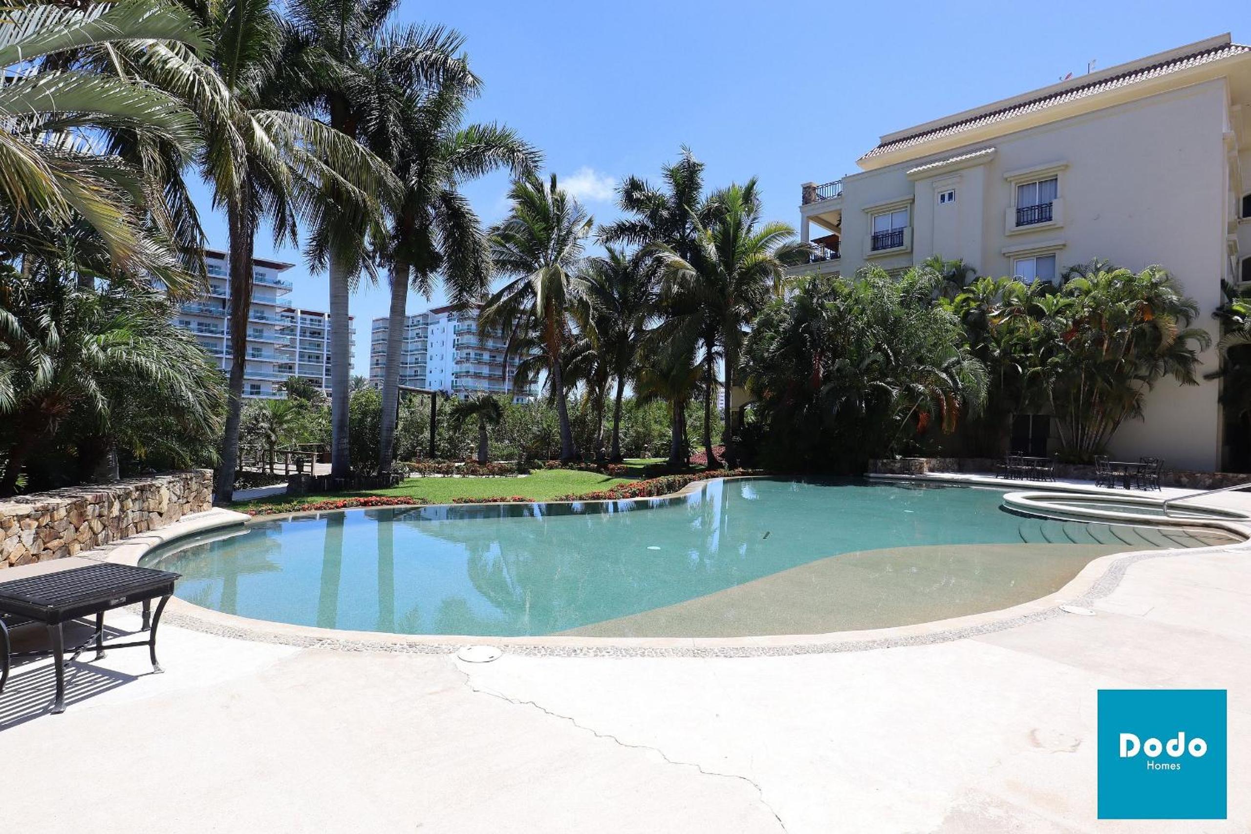 Departamentos a pie de la Marina Mazatlan