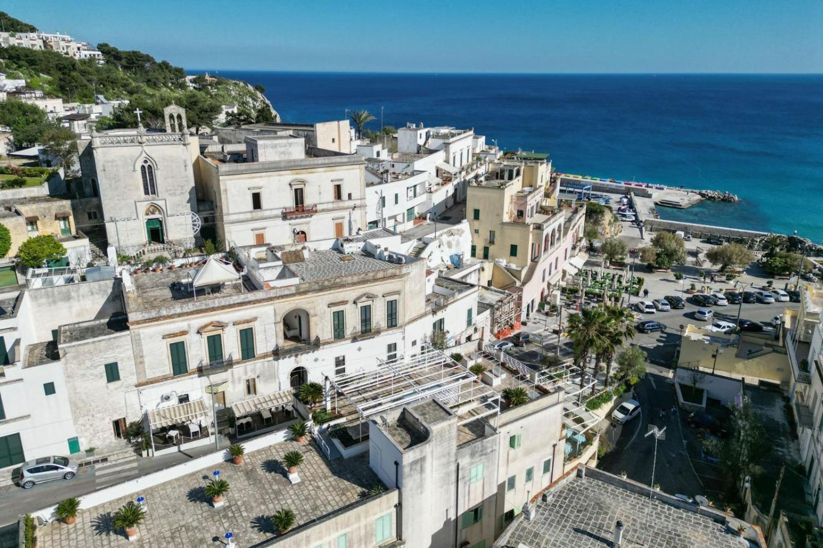 Manzoni17 - Modern Apartment Near the Sea in Castro - Marea Stays Collection