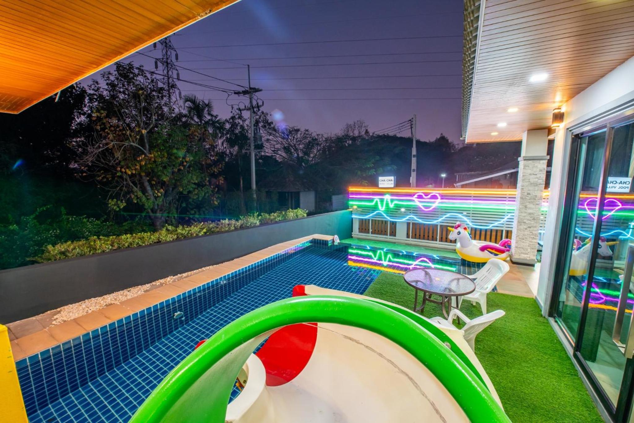 Airport Pool Villa บางเสร่